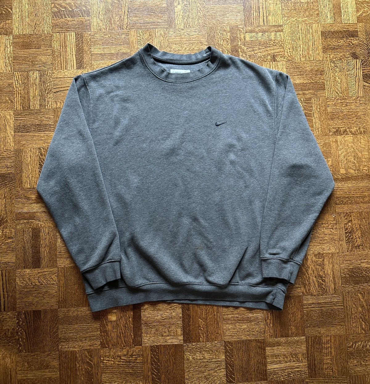 Nike Vintage Y2K Nike Embroidered Swoosh Crewneck Sweatshirt Size US XXL / EU 58 / 5 - 1 Thumbnail