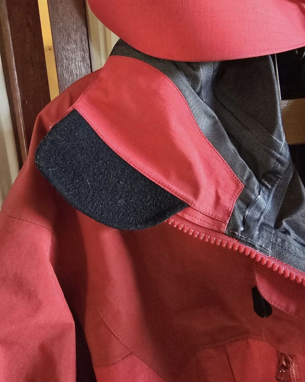 Arc'teryx Arc’teryx Alpha SV First Edition Gold Label 1999 Red XL EUC Size US XL / EU 56 / 4 - 19 Thumbnail
