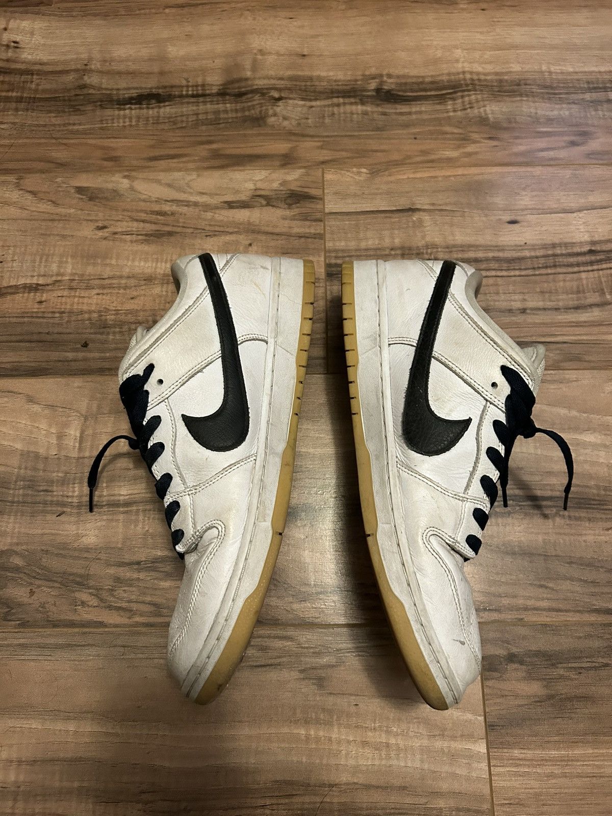 Nike Nike sb dunk low white gum Size US 12 / EU 45 - 3 Thumbnail