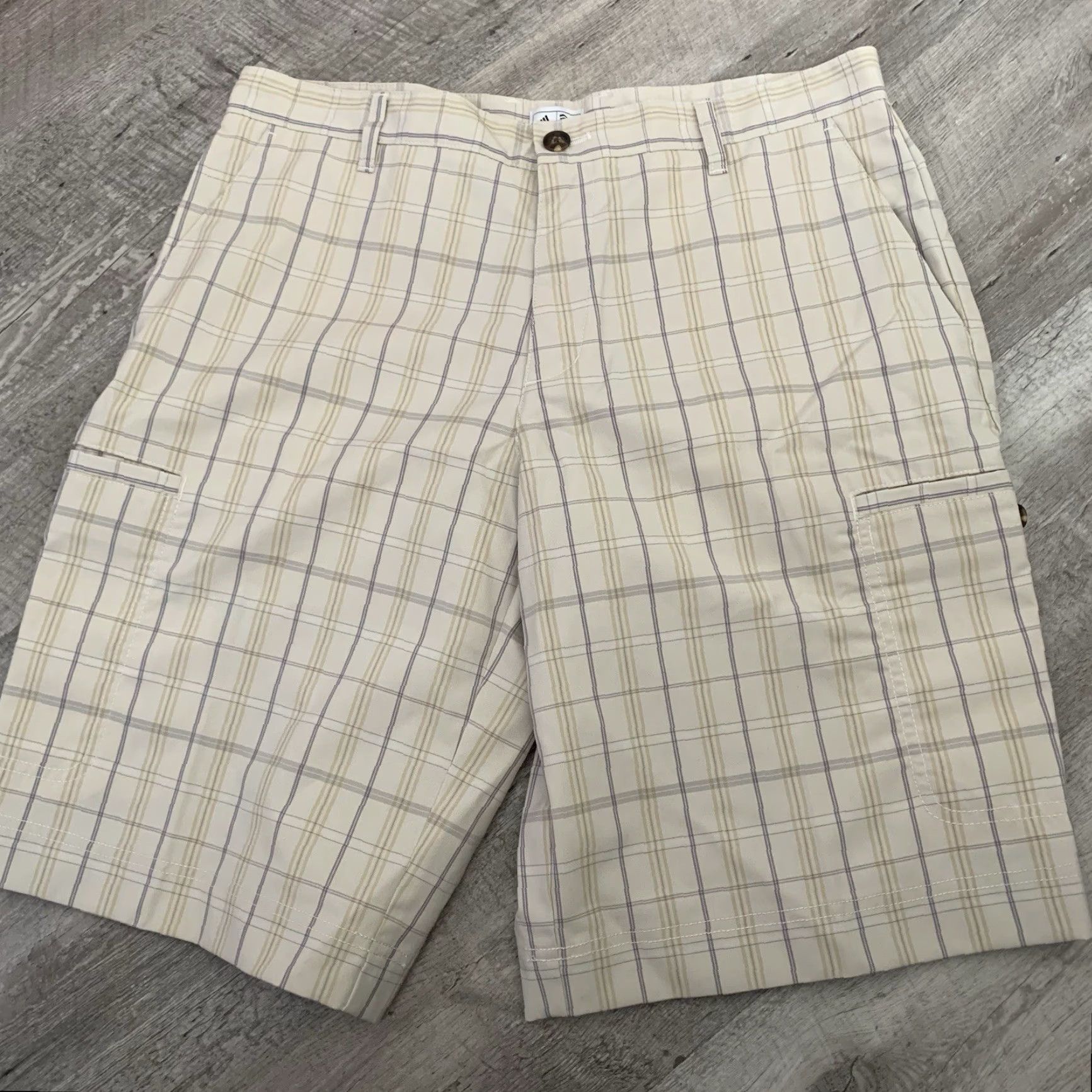Adidas Adidas Golf Cargo Shorts Mens 32 Khaki Plaid 11” Inseam Flat Front Chino P15612 Size US 32 / EU 48 - 6 Thumbnail
