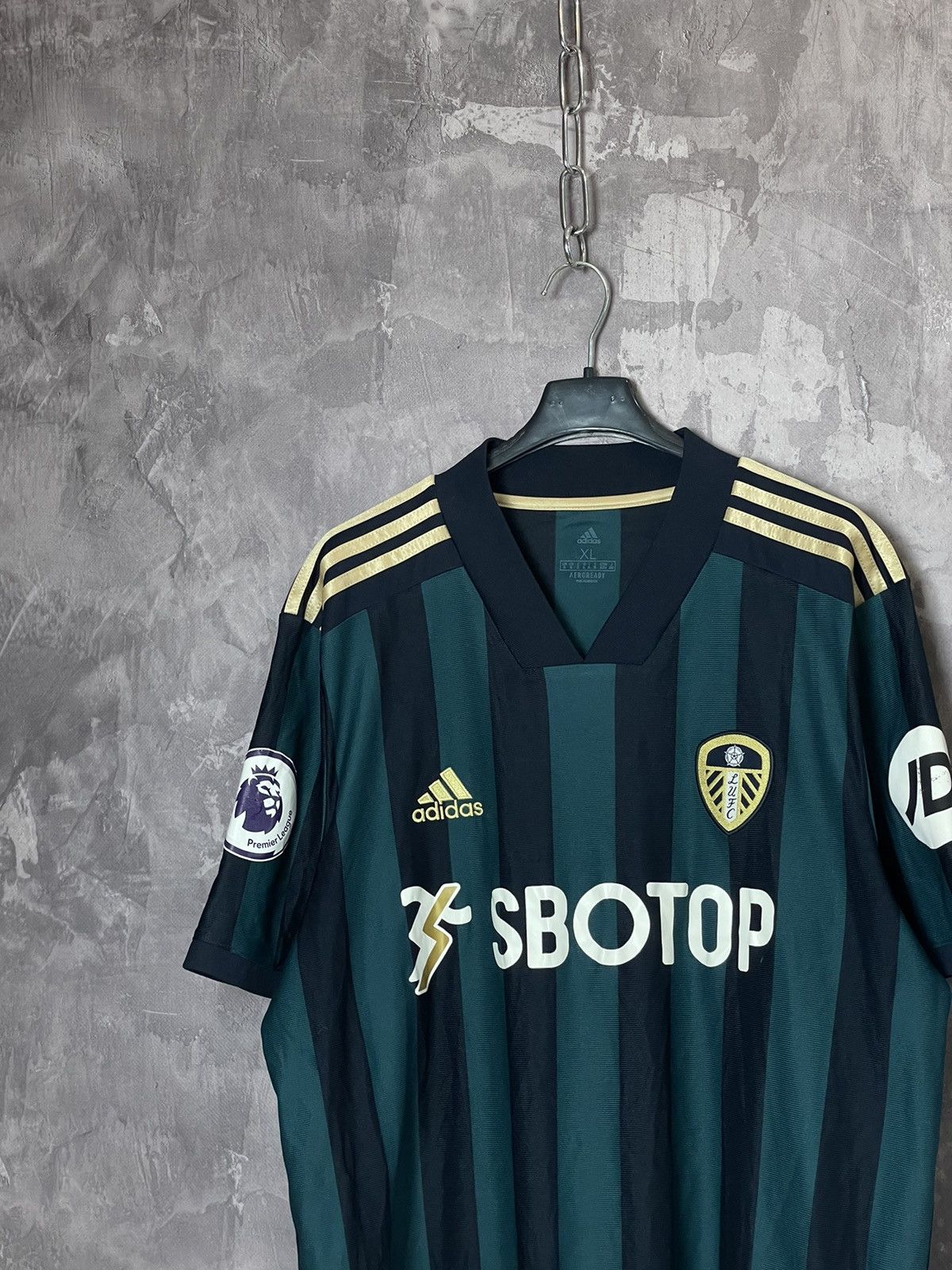 Adidas LEEDS UNITED 2020 2021 AWAY FOOTBALL SOCCER JERSEY ADIDAS Size US XL / EU 56 / 4 - 4 Thumbnail
