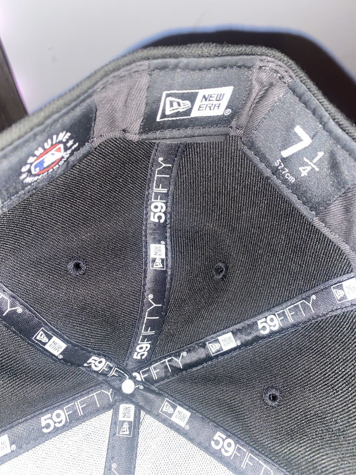 Other Black Red sox baseball cap Size 26 - 5 Thumbnail