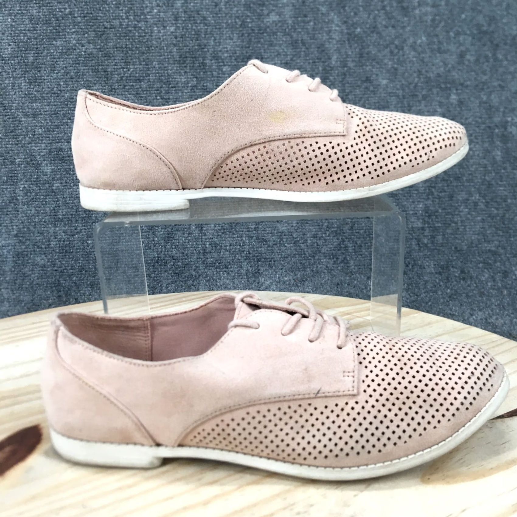 Vintage Kelly & Katie Malindi Oxford Pink Low Top Flat Womens 7 Casual Lace Up Suede Perforated Shoes I think this is the best given constraints Size M / US 6-8 / IT 42-44 - 2 Thumbnail