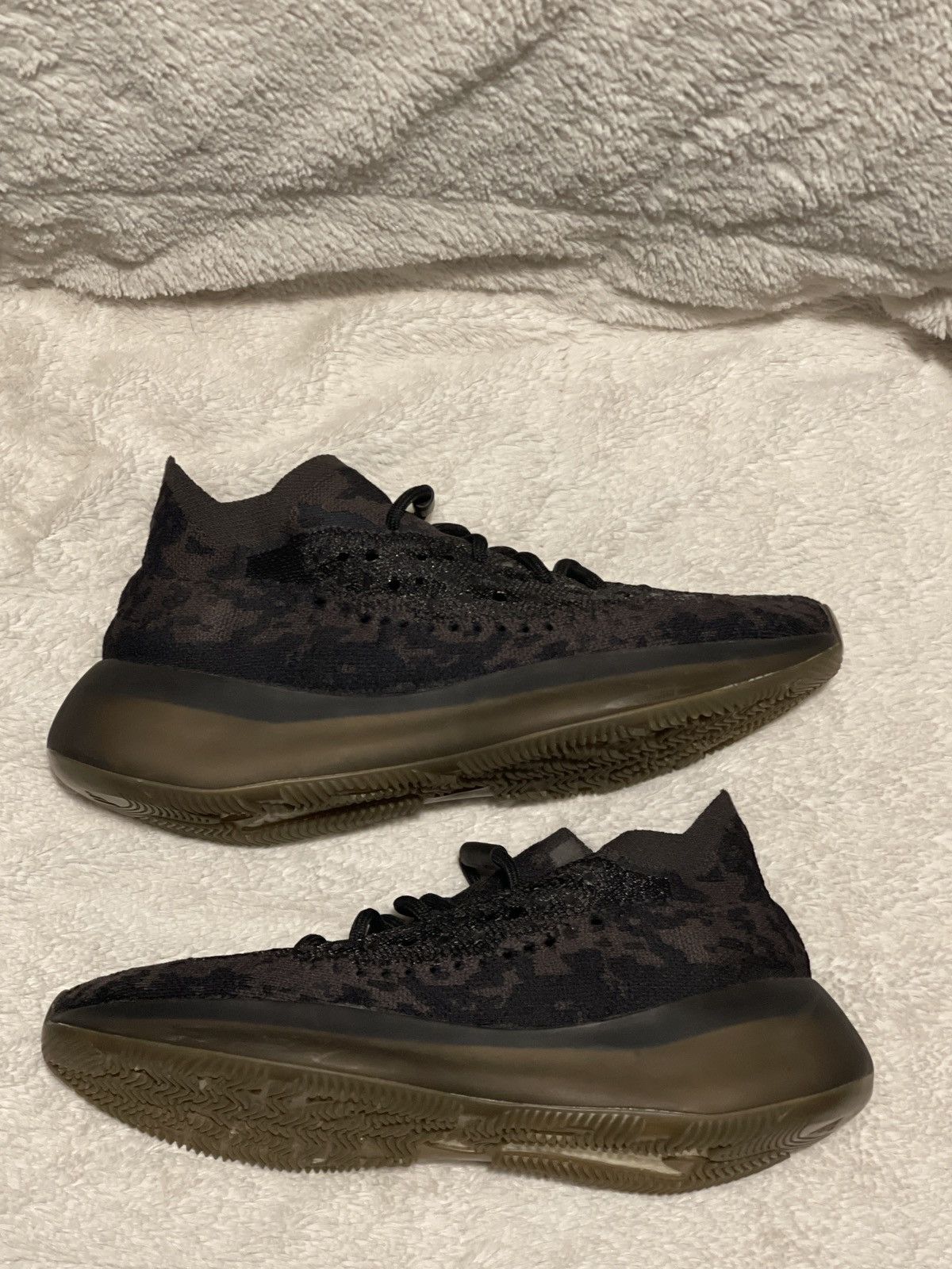 Yeezy Adidas Yeezy 380 Onyx Size US 8 / EU 41 - 3 Thumbnail