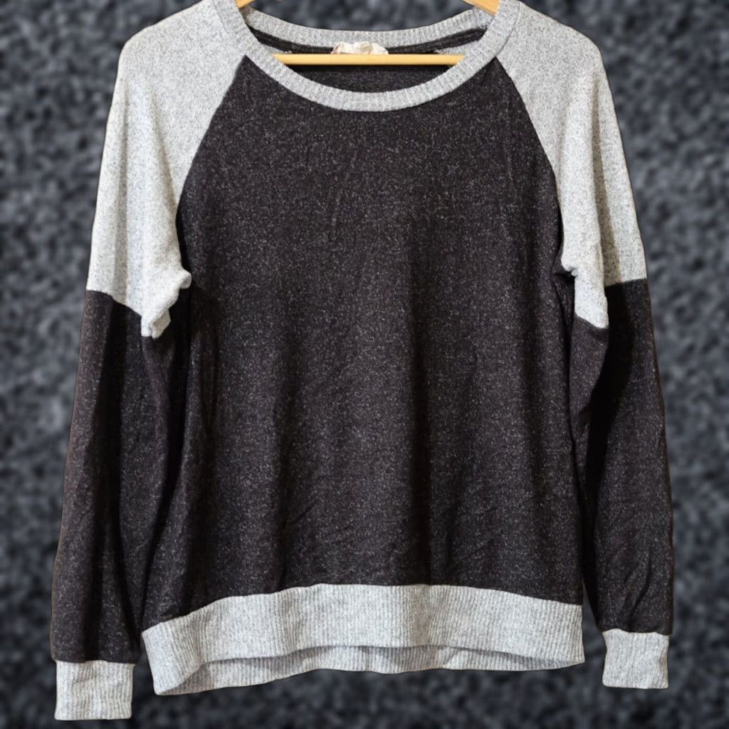 Vintage Pink Rose SOFT Women's L knit Sweater Pullover Lightweight Grey Black Crew Neck Cotton? Polyester? Rayon? Spandex? Size L / US 10 / IT 46 - 1 Thumbnail