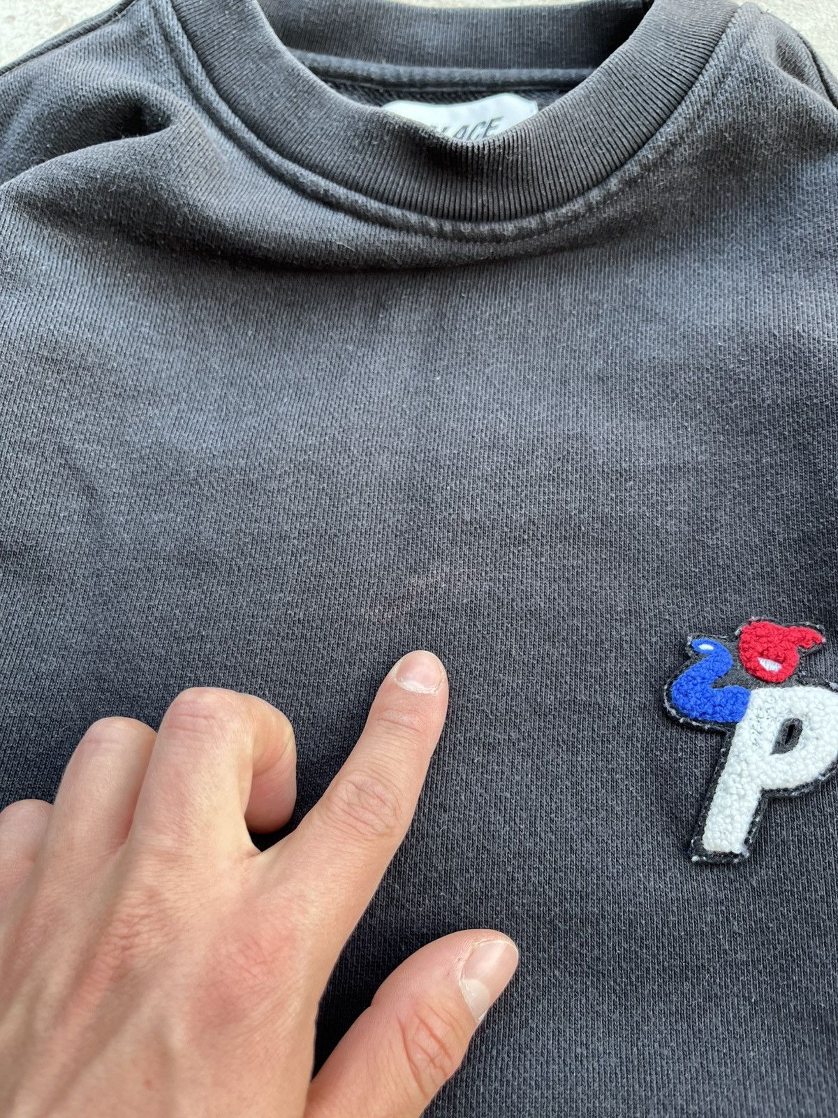 Palace Palace Skateboards Washed Faded Big Logo Sweatshirt Y2K Size US L / EU 52-54 / 3 - 7 Thumbnail