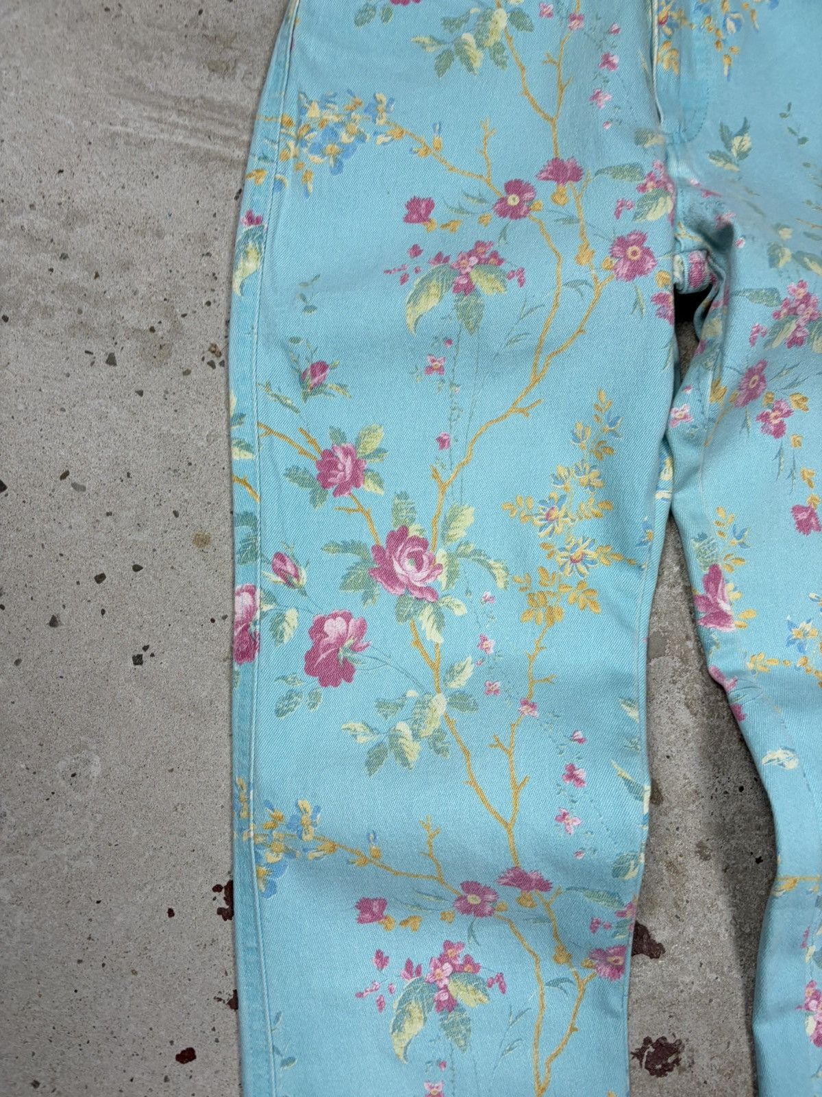 Roberto Cavalli Vintage 90s Roberto Cavalli Jeans Floral Print Flowers psych Size 26" / US 2 / IT 38 - 9 Thumbnail