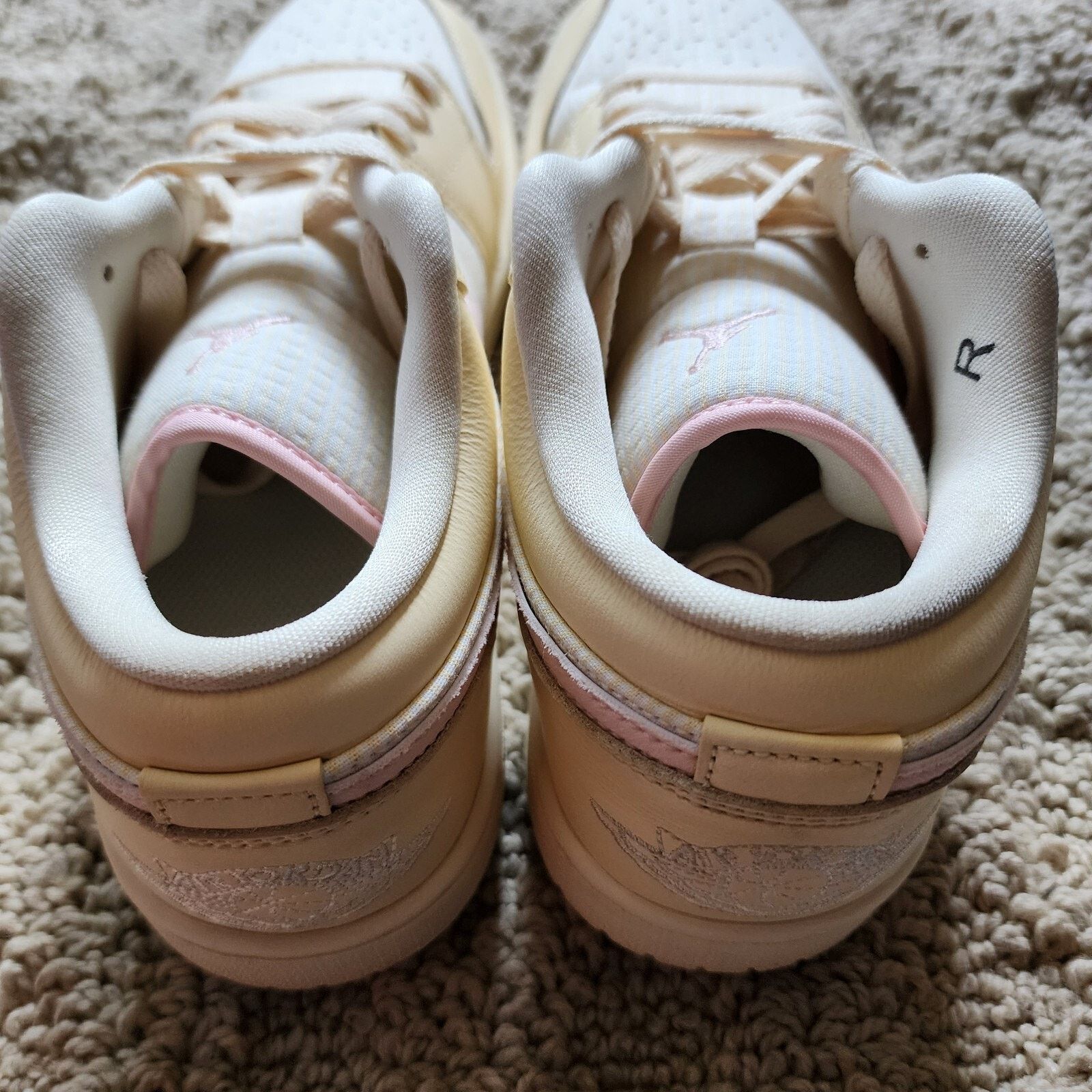Jordan Brand Wmns Air Jordan 1 SE Low Muslin Legend Pink Brand New Sz 9 Size US 9 / IT 39 - 6 Thumbnail
