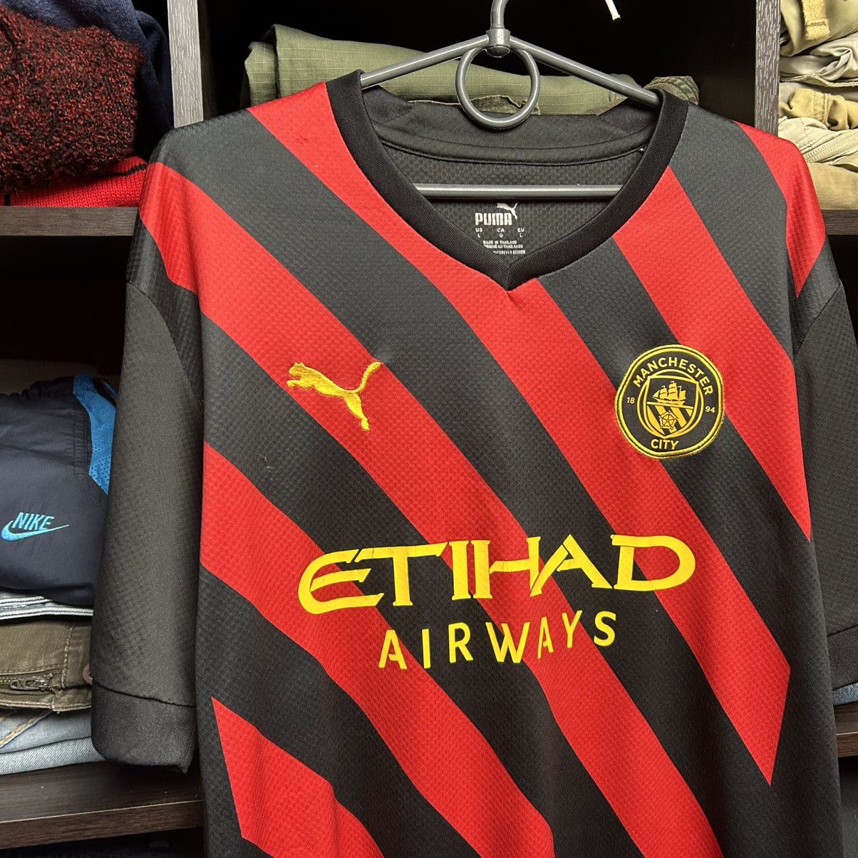 Puma Mens Puma Manchester United Etihad Soccer jersey size L Size US L / EU 52-54 / 3 - 2 Thumbnail