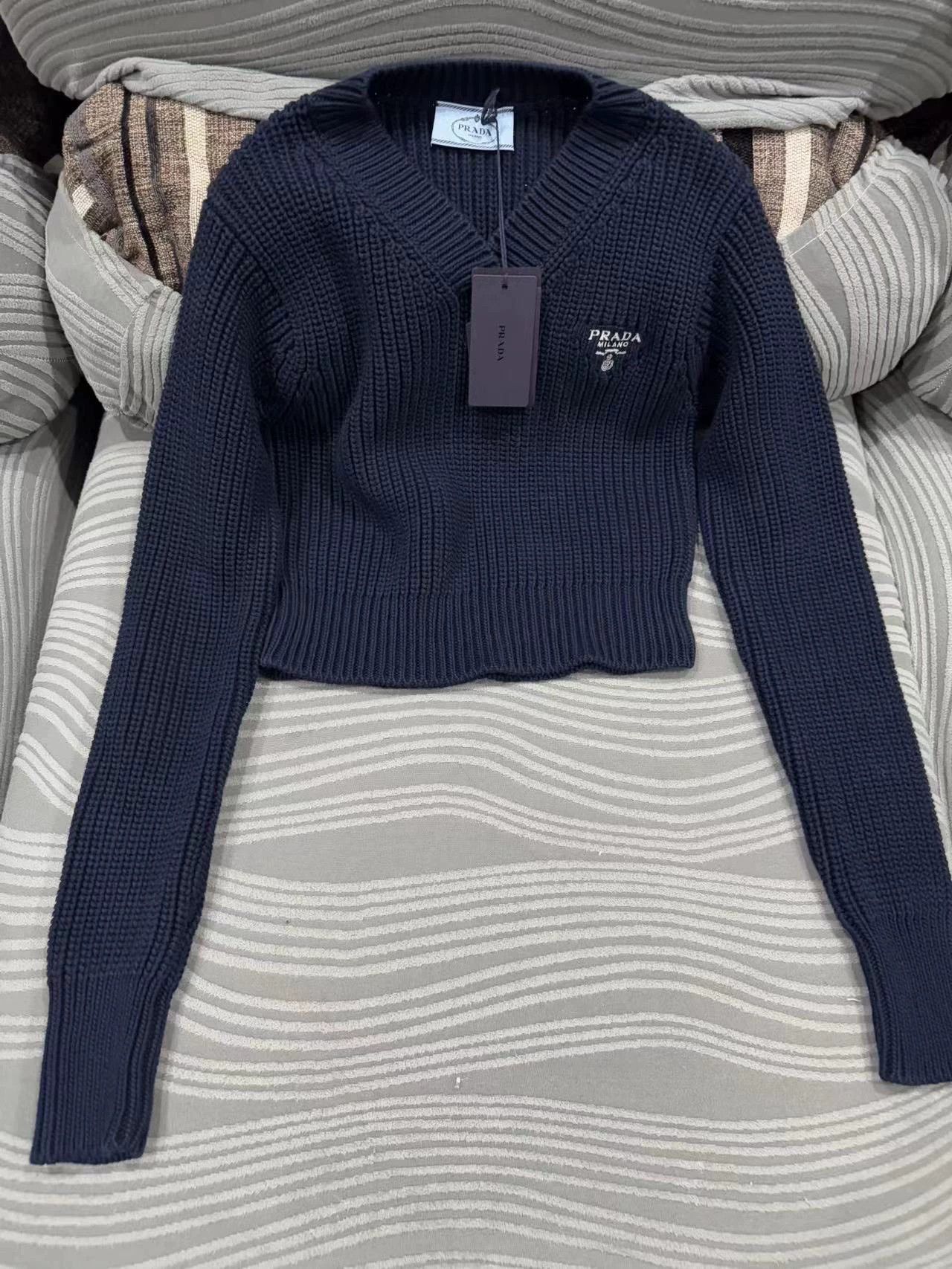 Prada PRADA New Sweater Size 38 Size XS / US 0-2 / IT 36-38 - 1 Thumbnail