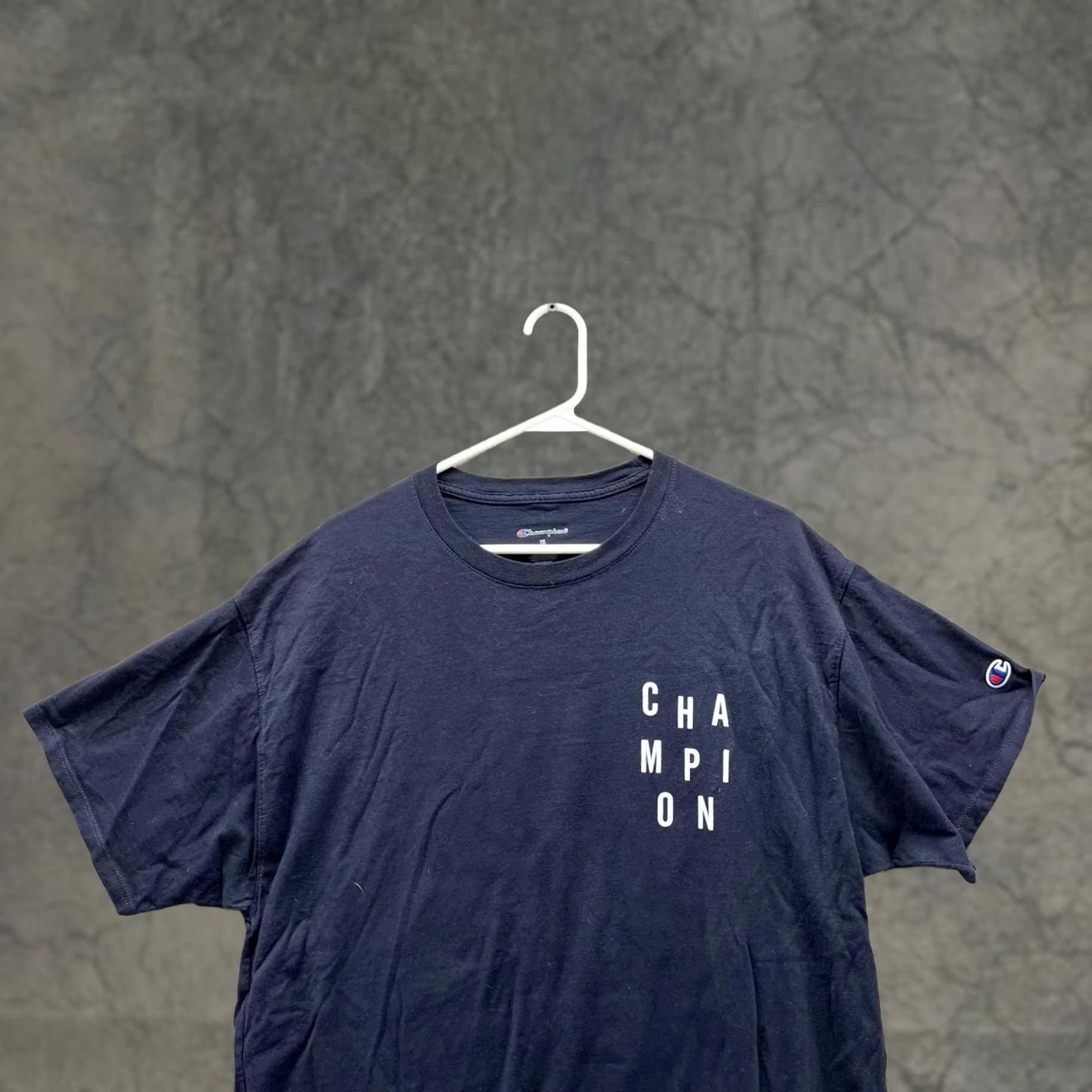 Champion VINTAGE Champion Shirt Men XL Adult Blue Navy CottonCrew Neck Short Sleeve Logo All Seasons 90s? Size US XL / EU 56 / 4 - 1 Thumbnail