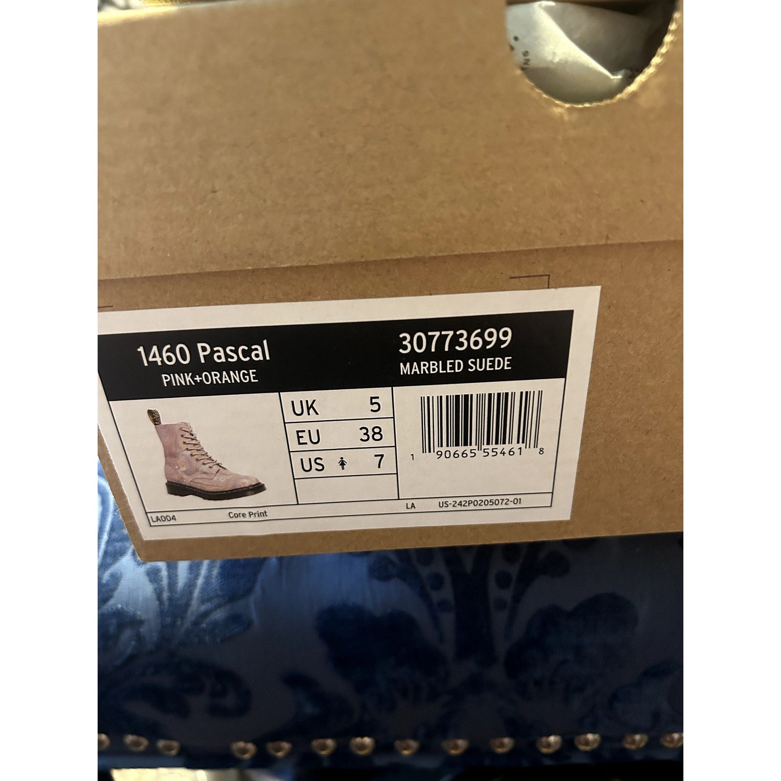 Dr. Martens Dr Martens Marbled Pink Suede size 7/EU 38 NWT Size US 7 / IT 37 - 4 Thumbnail