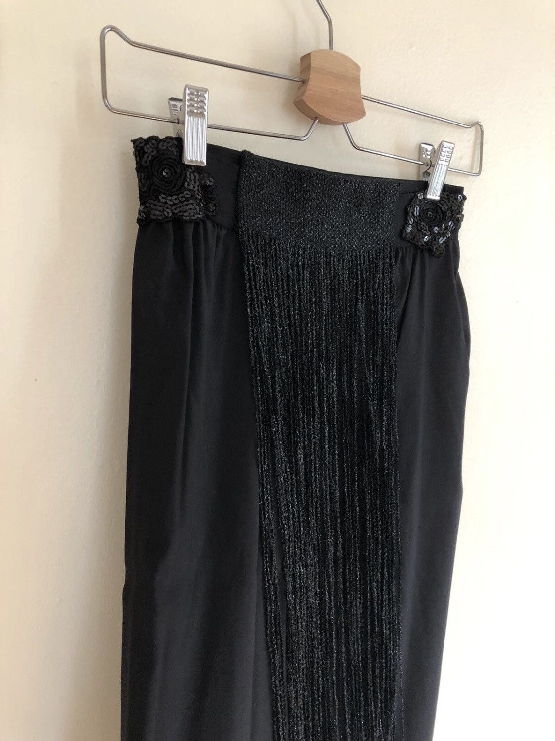 Jurgi Persoons Black Sequined Fringe Skirt Size 26" / US 2 / IT 38 - 3 Thumbnail