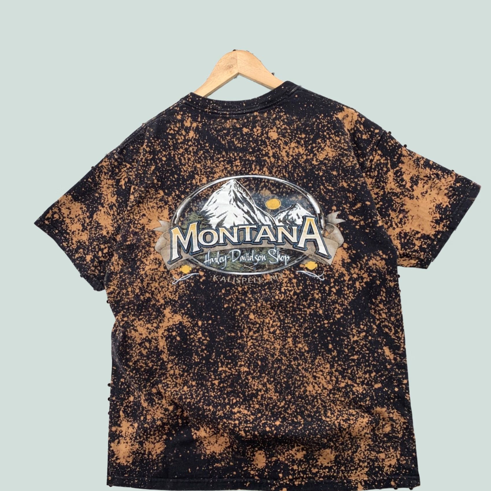 Harley Davidson VINTAGE Harley Davidson Shirt Large Black Acid Wash Montana Motorcycle 21x28 Mens Size US L / EU 52-54 / 3 - 1 Thumbnail