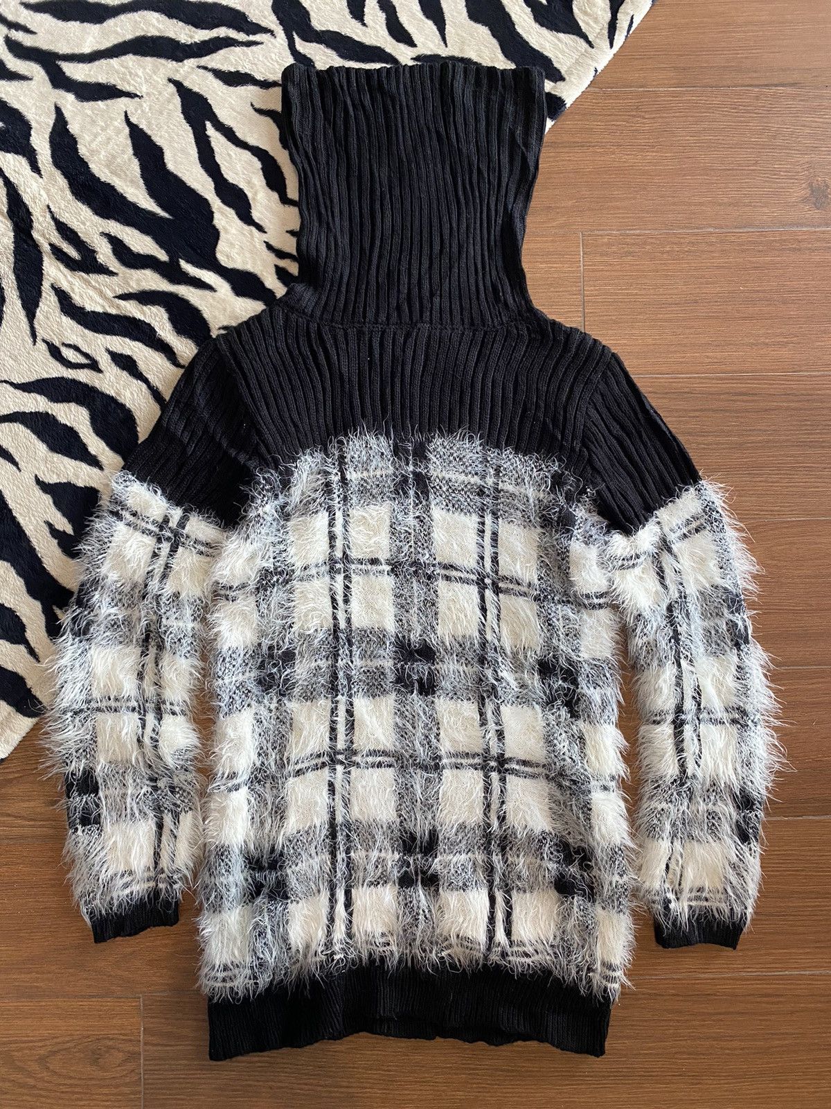 14th Addiction × Beauty Beast × Japanese Brand Japanese Brand Checkered Off-White Turtlenck Knit Dress Size M / US 6-8 / IT 42-44 - 2 Thumbnail