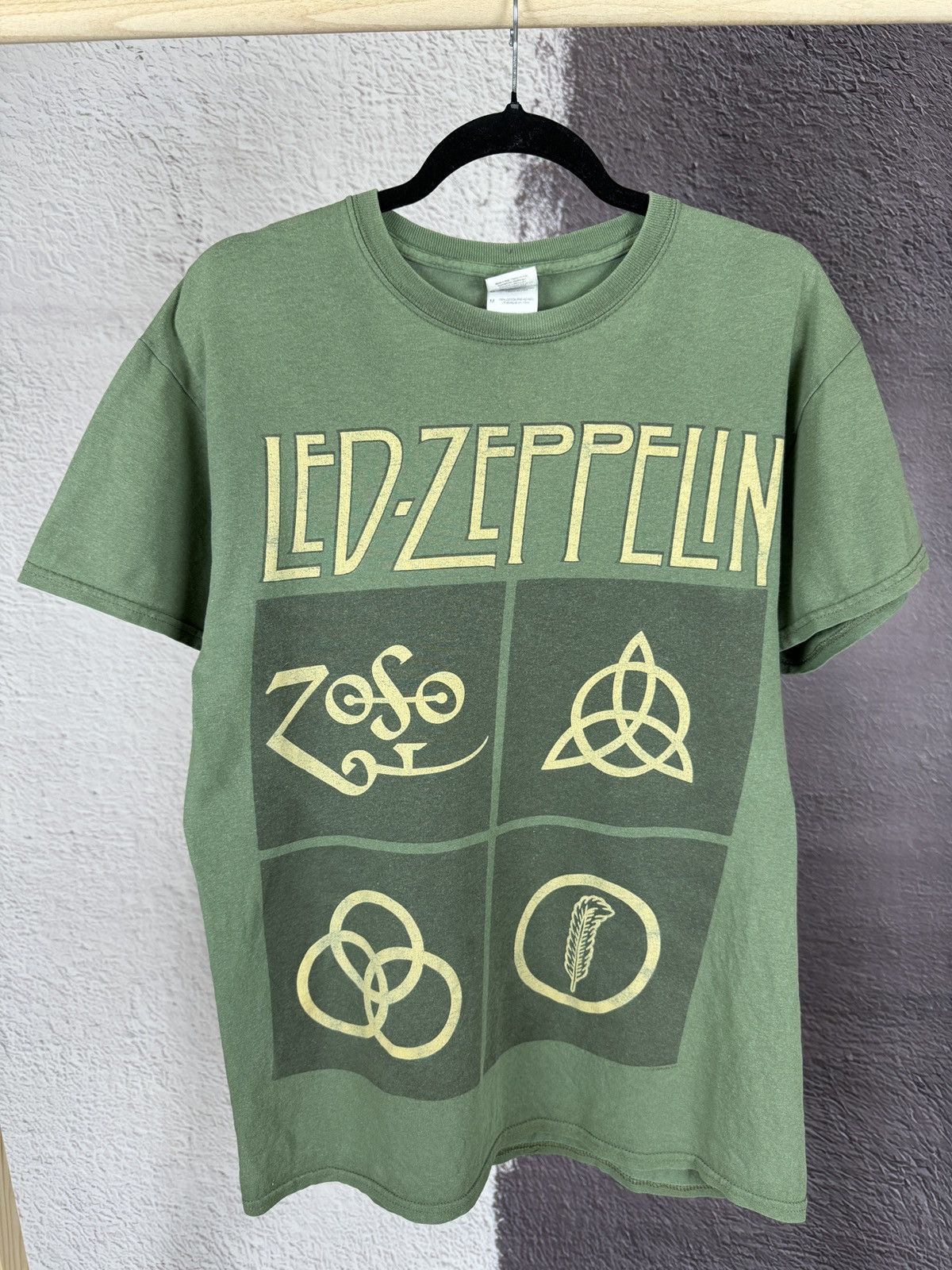 Band Tees Gildan Led Zeppelin vintage 2012 faded band tee shirt Size US M / EU 48-50 / 2 - 2 Thumbnail