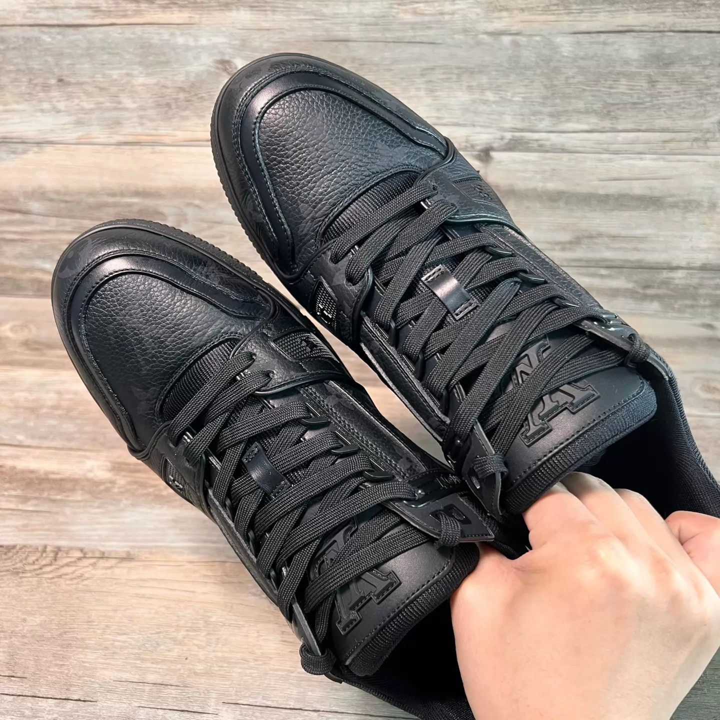 Louis Vuitton Louis Vuitton Black Monogram Trainer 98new UK7.5/41.5 Size US 8.5 / EU 41-42 - 5 Thumbnail