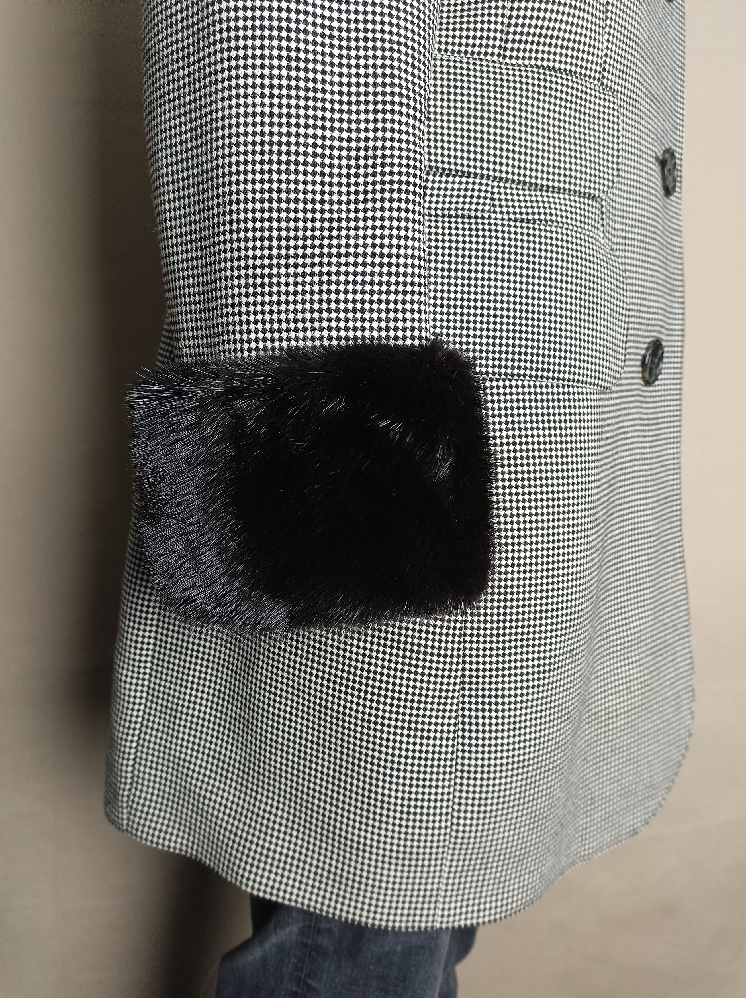 Akris AKRIS Wool Grey Check Jacket Coat Fur Trim EU38 US8 Size M / US 6-8 / IT 42-44 - 5 Thumbnail