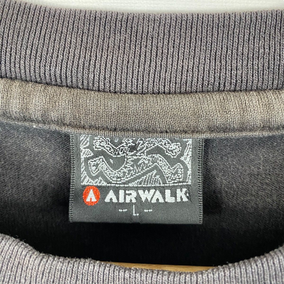 Airwalk AIRWALK Japanese Anime Graphic Faded Tee Shirt Large Size Size US L / EU 52-54 / 3 - 7 Thumbnail