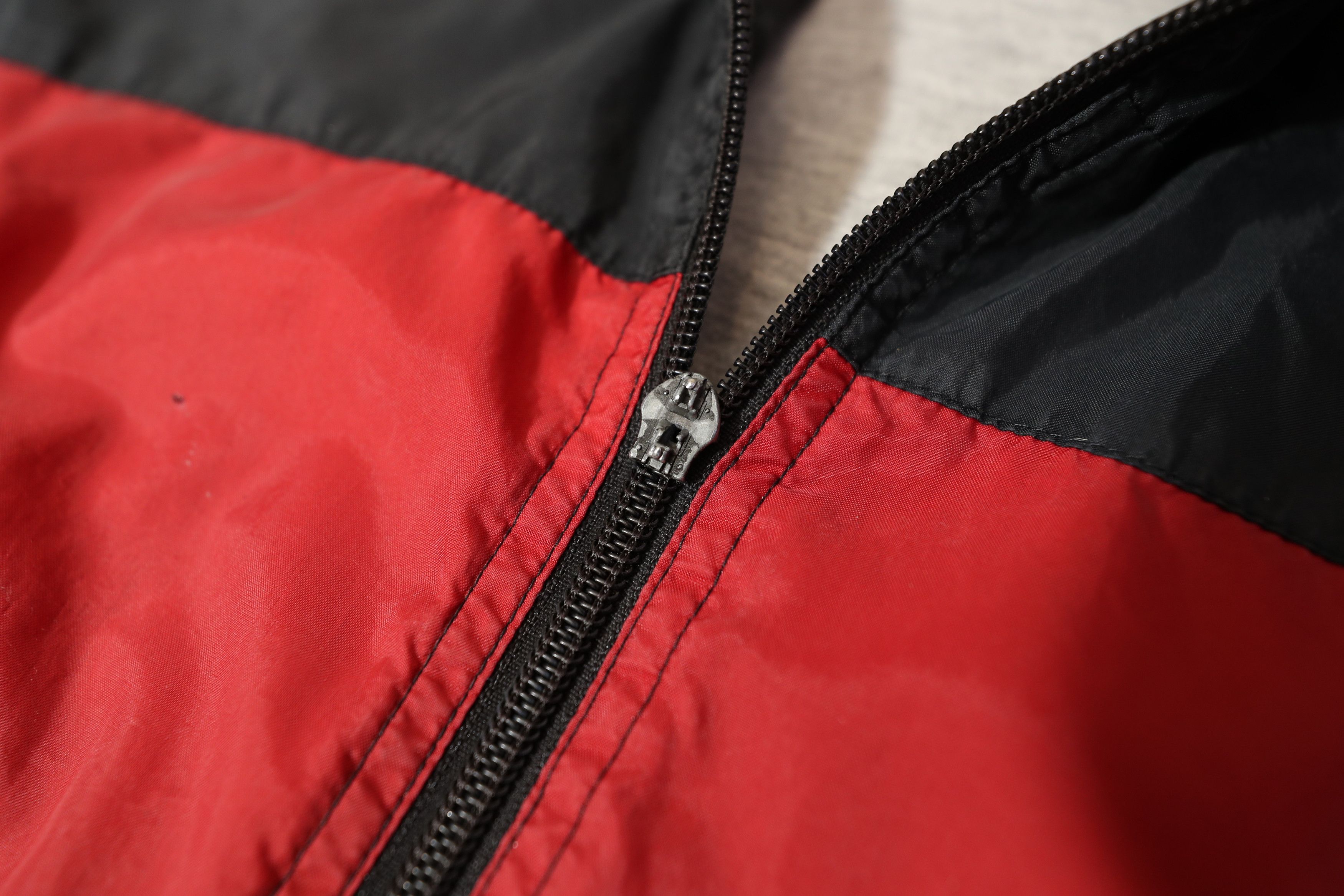 Nike Vintage Nike Y2K Zip Up Track Jacket (L) Size US XL / EU 56 / 4 - 10 Thumbnail