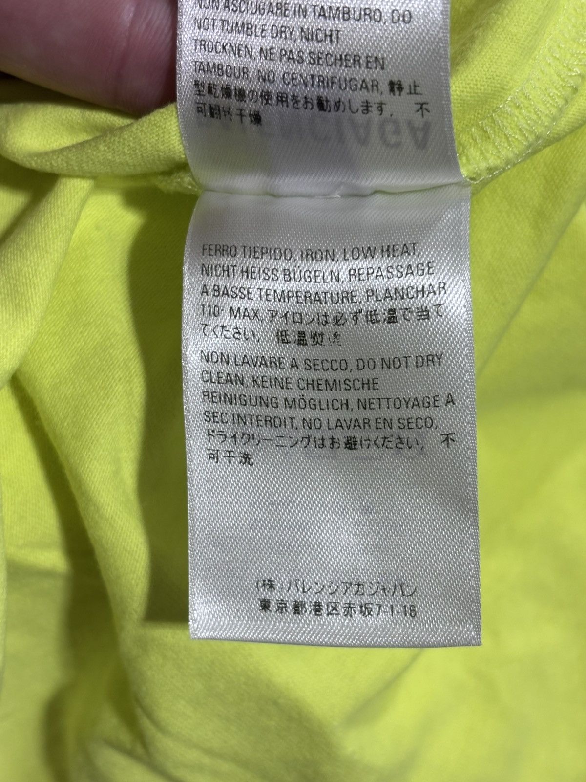 Balenciaga Balenciaga World Food Progamme Neon Tee Size US L / EU 52-54 / 3 - 9 Thumbnail