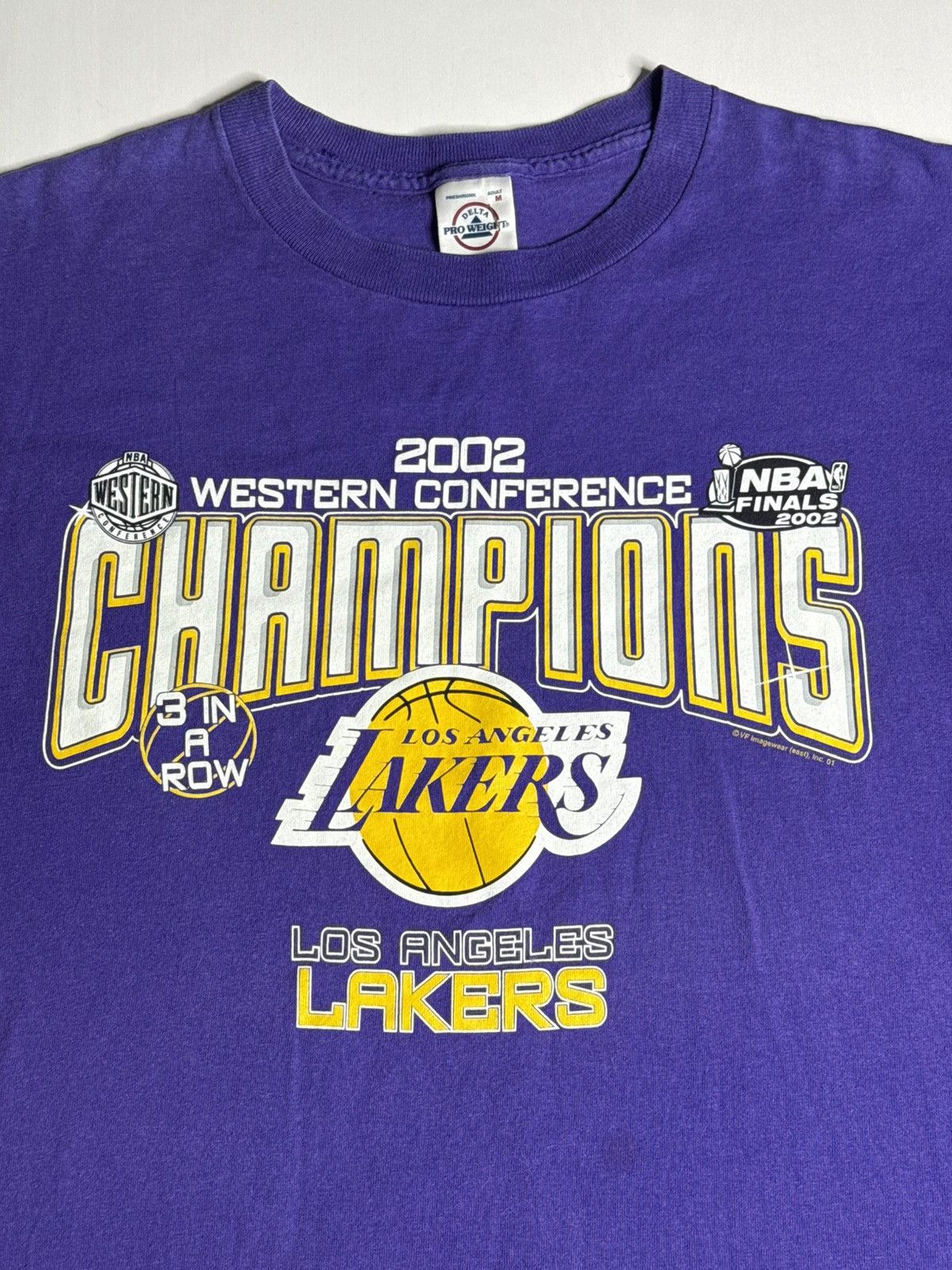 Vintage VINTAGE 2002 LA Lakers Champions Tee “Purple” [ M ] PREOWNED Size US M / EU 48-50 / 2 - 2 Thumbnail