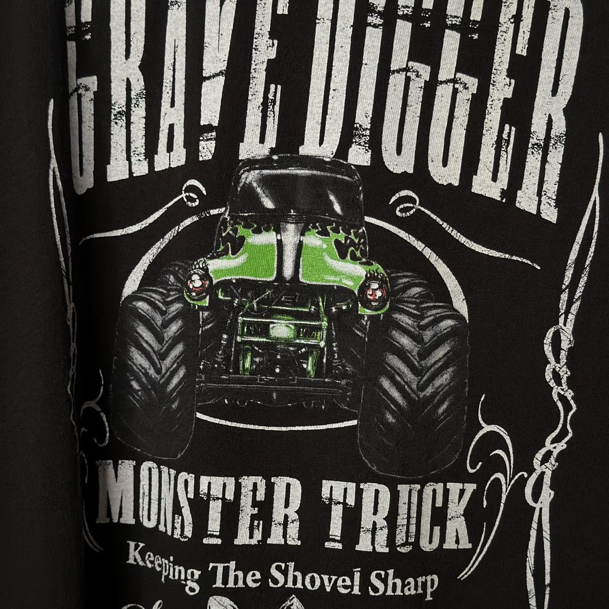Delta 2024 Grave Digger Monster Truck Racing T-Shirt, Size XL! Size US XL / EU 56 / 4 - 3 Thumbnail