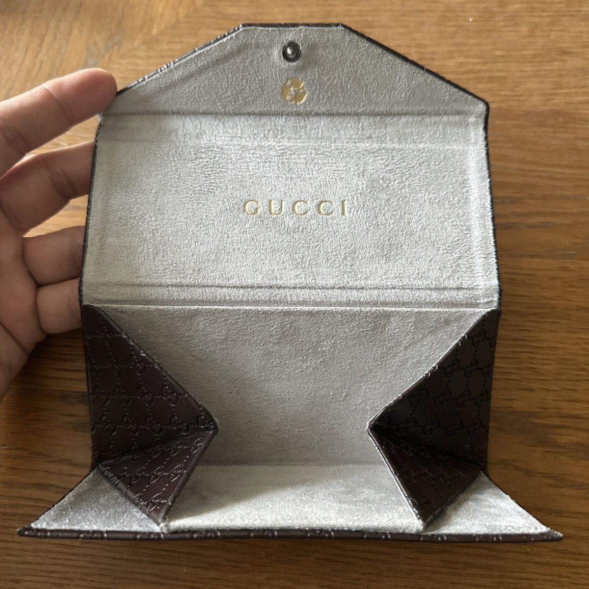 Gucci GUCCI Collapsible Triangular Leather SUNGLASS Case ONLY Size ONE SIZE - 9 Thumbnail