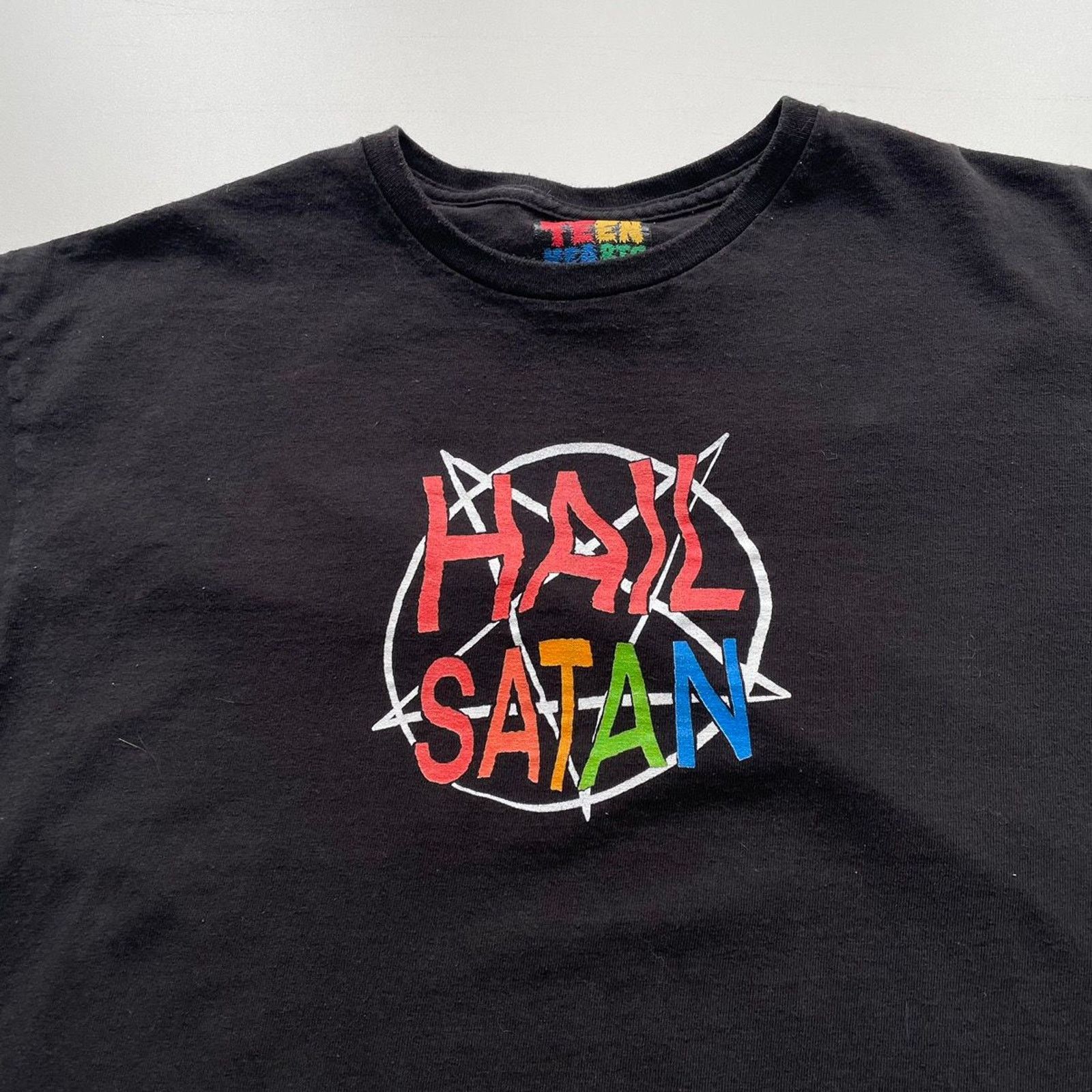 Vintage Vintage Y2K Hail Satan Art T Shirt Large Faded Black Rare Size US L / EU 52-54 / 3 - 2 Thumbnail