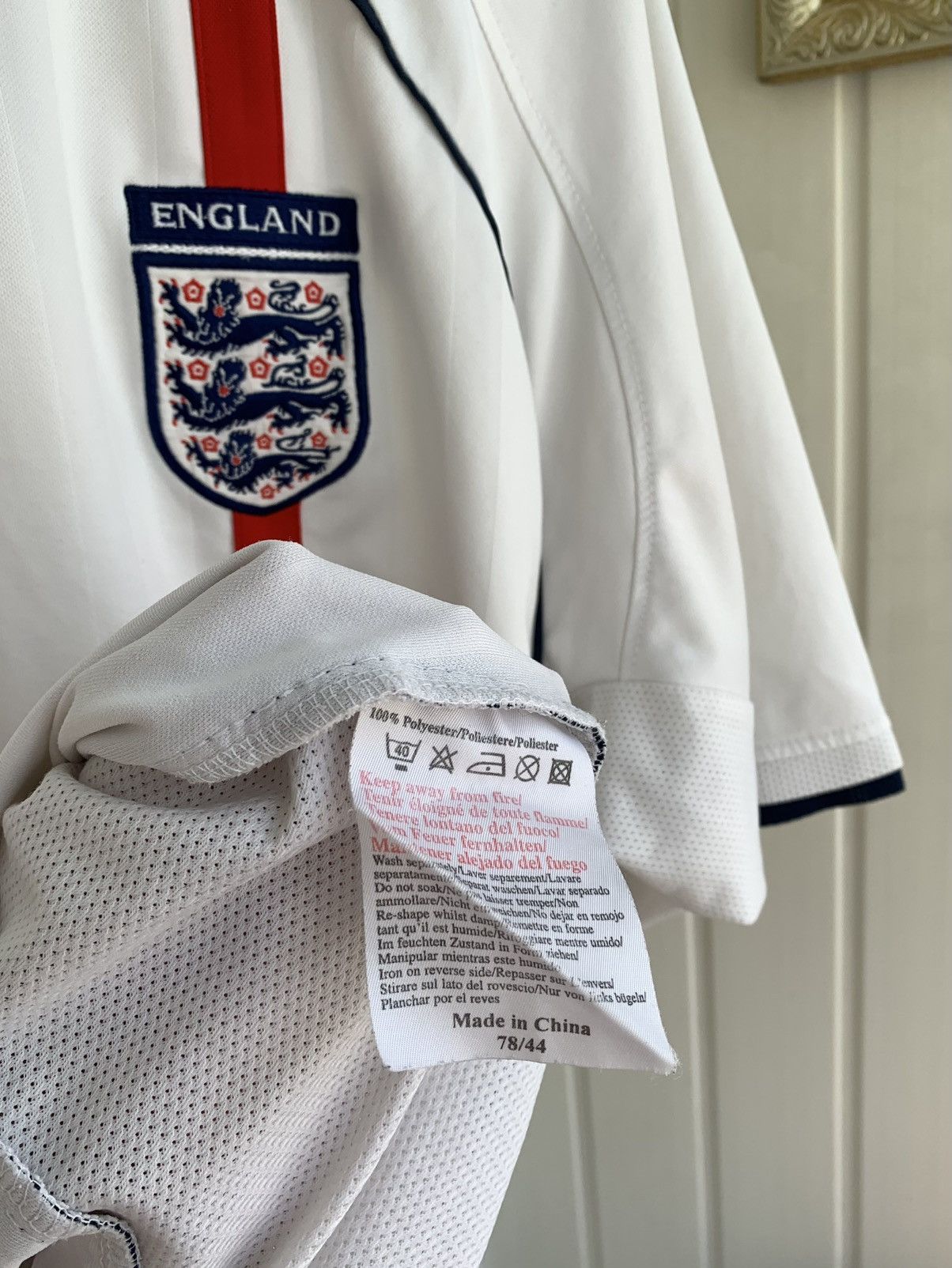 Umbro Umbro England Vintage 2001-2003 Home Football Shirt Size XL Size US XL / EU 56 / 4 - 9 Thumbnail