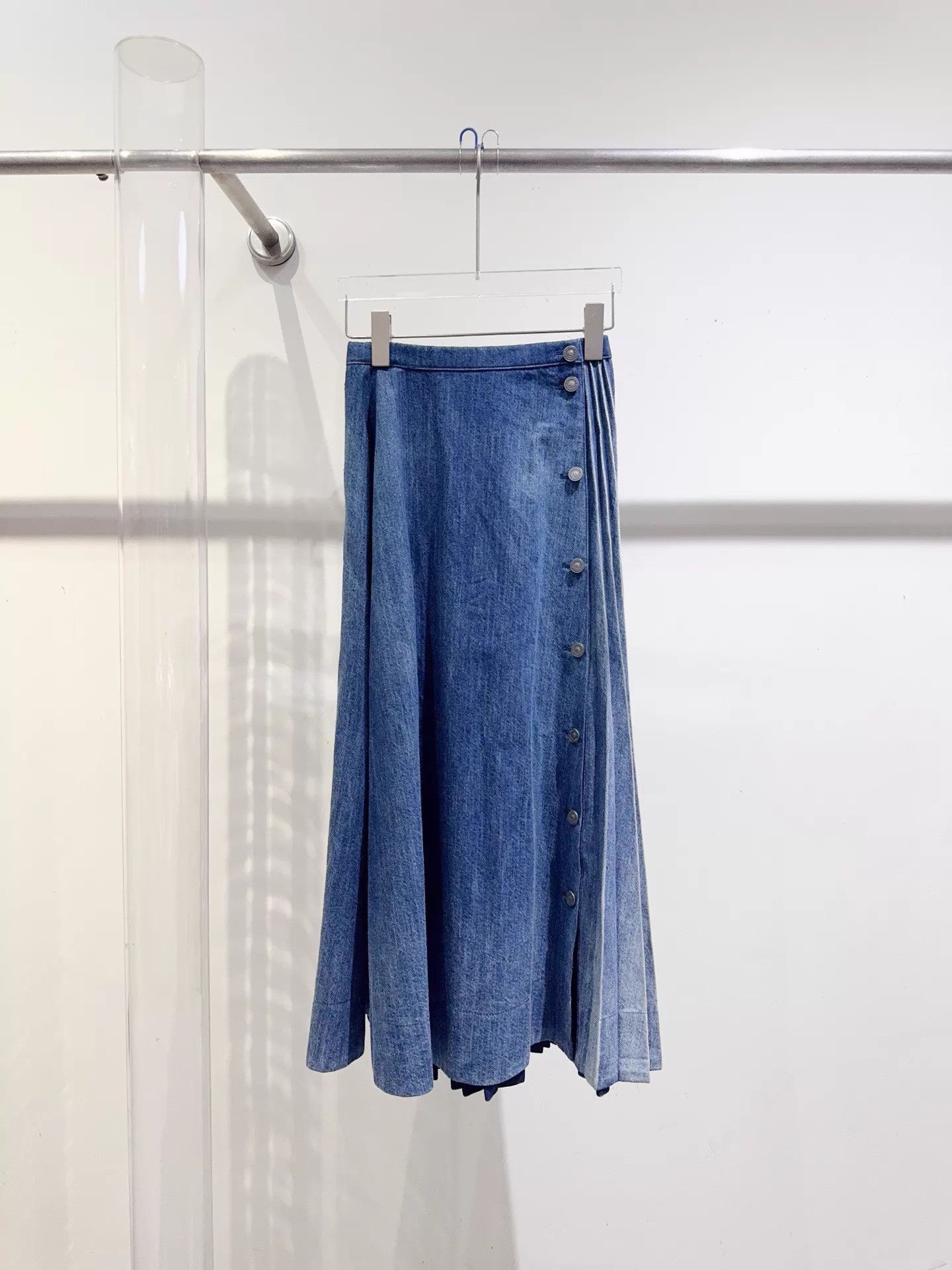Dior Dior Runway Denim Pleated High-Waist Skirt F36 Size 26" / US 2 / IT 38 - 3 Thumbnail