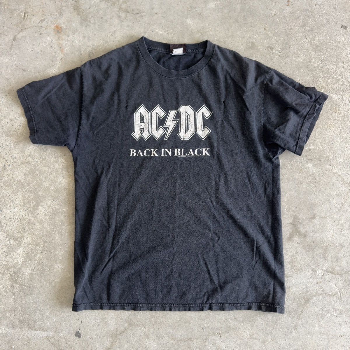 AC/DC vintage thrashed ACDC t shirt Size US L / EU 52-54 / 3 - 1 Thumbnail
