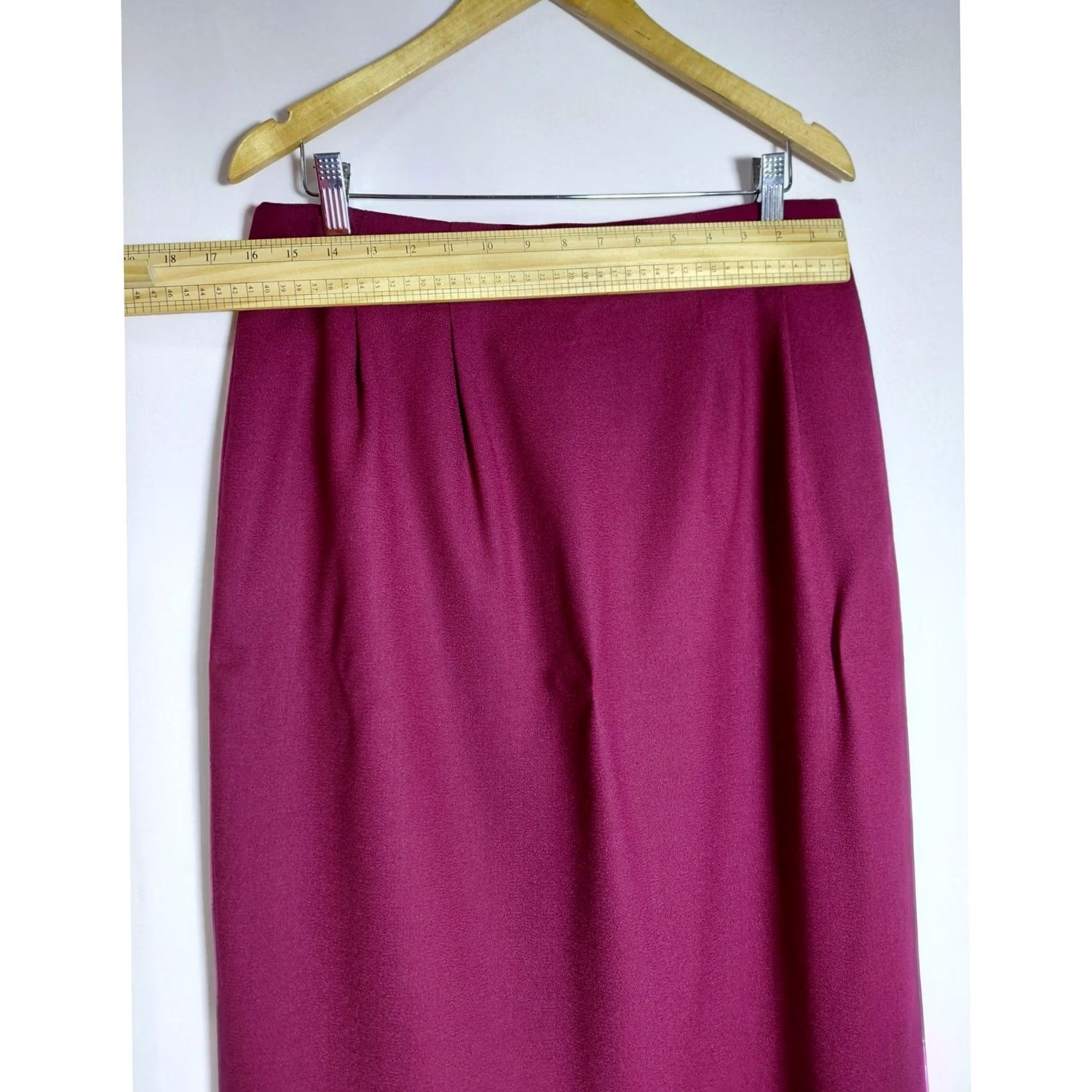 Vintage VINTAGE Gianni Sport Skirt Women 16 Wool Pink Knee Length Lined Zipper USA Solid, A-Line, Formal, Business, Dry Clean Only, 100% Wool Size 38" / US 16 / IT 52 - 4 Thumbnail