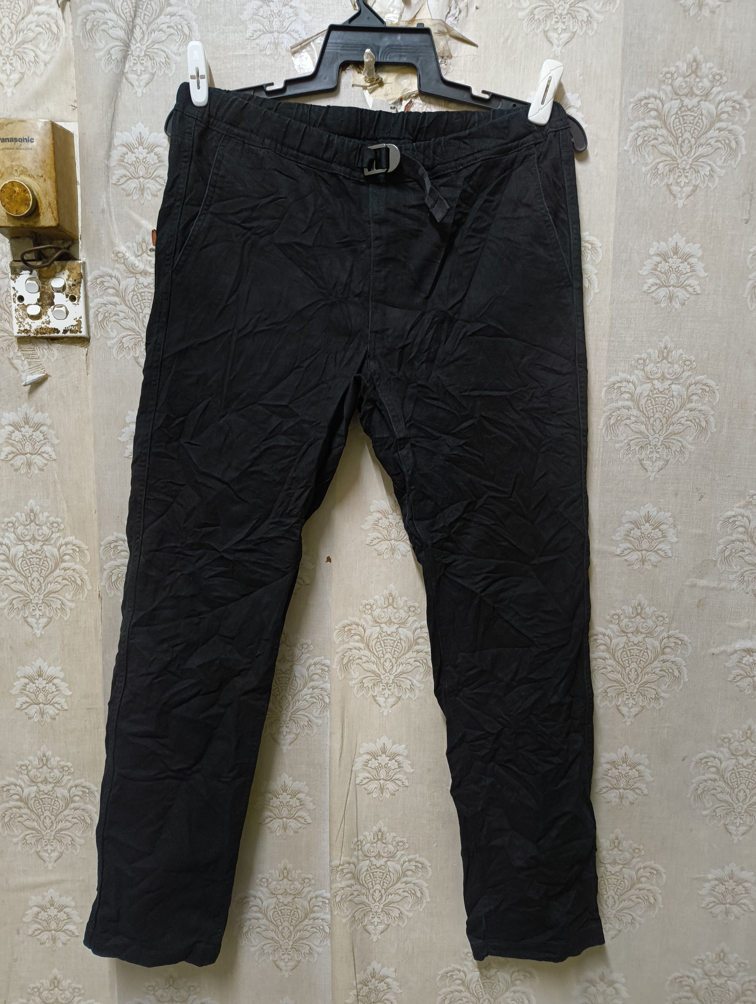 Undercover × Uniqlo UNDERCOVER X UNIQLO BLACK KHAKI PANTS Size US 34 / EU 50 - 1 Thumbnail