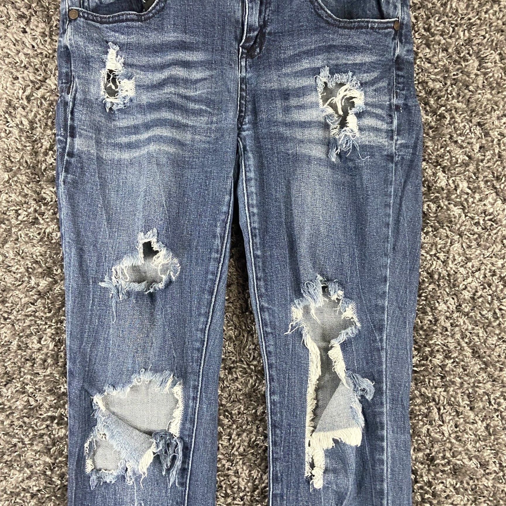 Vintage VINTAGE? No, not vintage. We'll craft: Refuge Women Jeans Skinny Distressed Blue 2 Regular Adult Womens Size 2 Distressed Skinny Jeans Blue Size 26" / US 2 / IT 38 - 3 Thumbnail