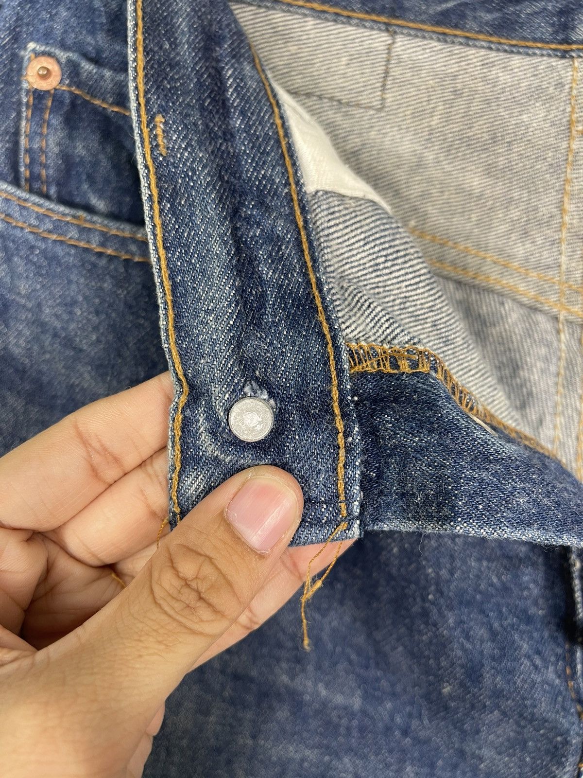 Levi's Vintage Levis Button Fly Distressed Jean Size US 30 / EU 46 - 14 Thumbnail