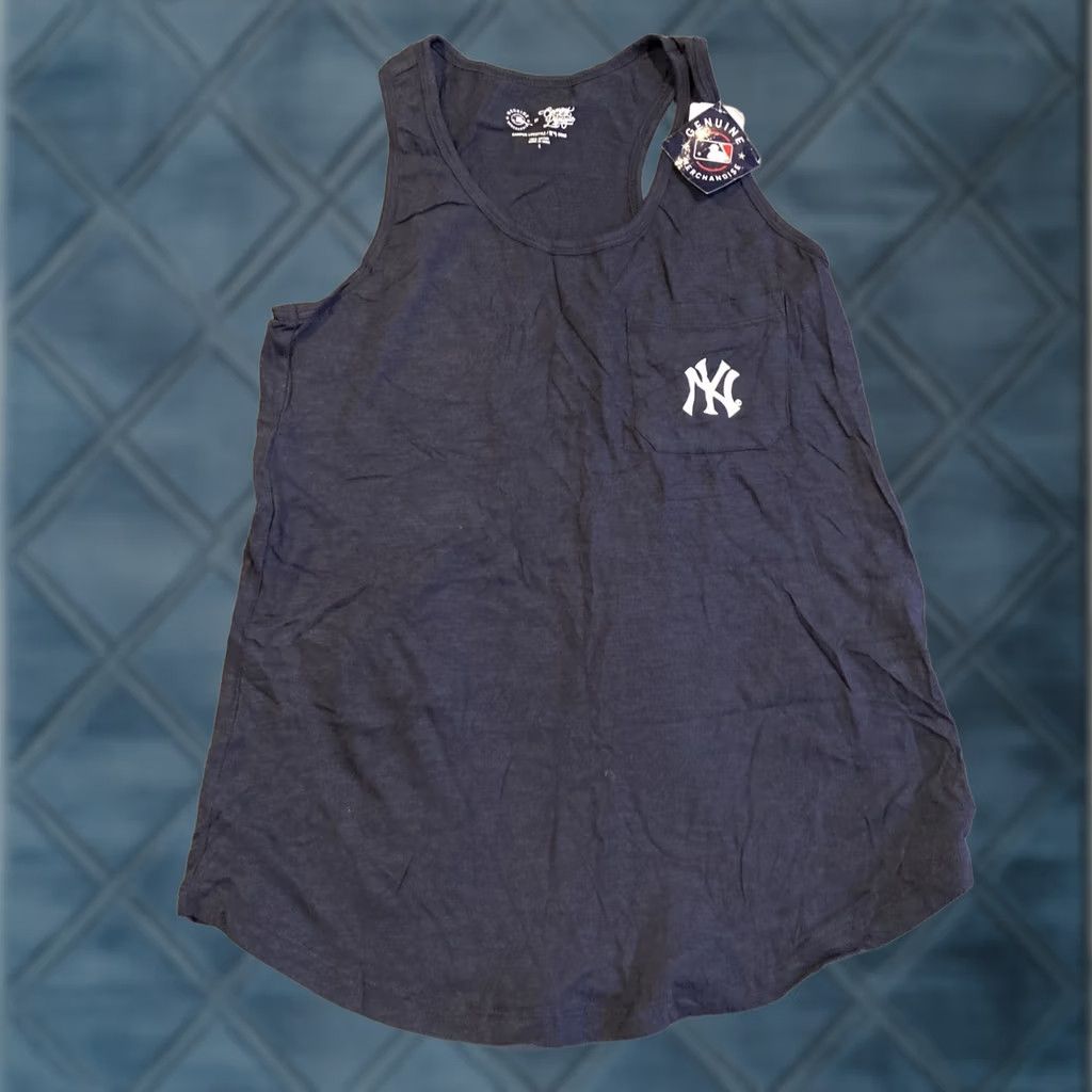 Vintage NWT CAMPUS LIFESTYLE NEW YORK YANKEES TANK TOP SIZE SMALL Women Blue Sleeveless Knit Graphic Tank S Judge Size S / US 4 / IT 40 - 1 Thumbnail