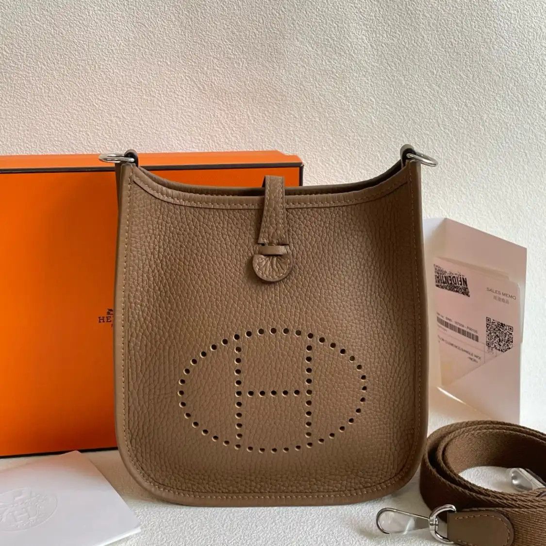Hermes Hermes Evelyne TPM Marron Clemence cowhide leather cutout Evelyne shoulder bag s Size ONE SIZE - 1 Thumbnail