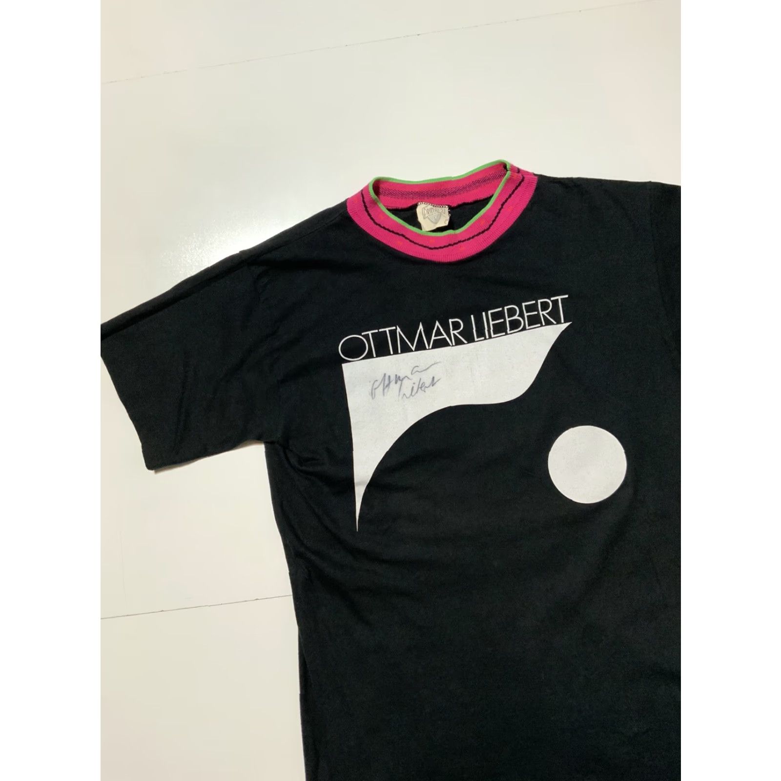 Vintage VINTAGE Ottmar Liebert Nouveau Flamenco Autographed Single Stitch T-Shirt L Shirt Mens Large 1990 1990s Size US L / EU 52-54 / 3 - 3 Thumbnail