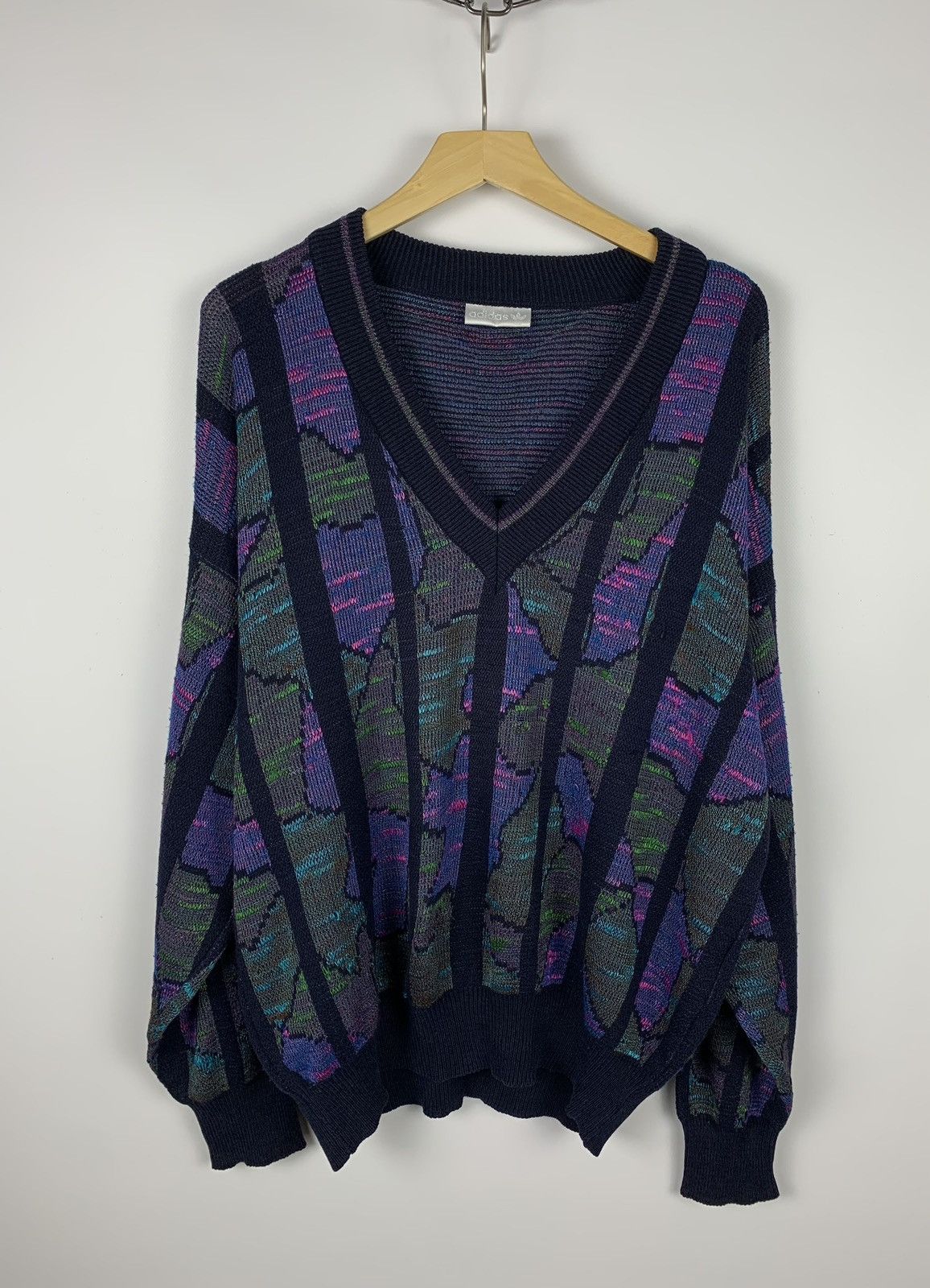 Adidas Vintage Adidas 3D Knit Coloured Sweater V-Neck Size S Purple Size US S / EU 44-46 / 1 - 1 Thumbnail