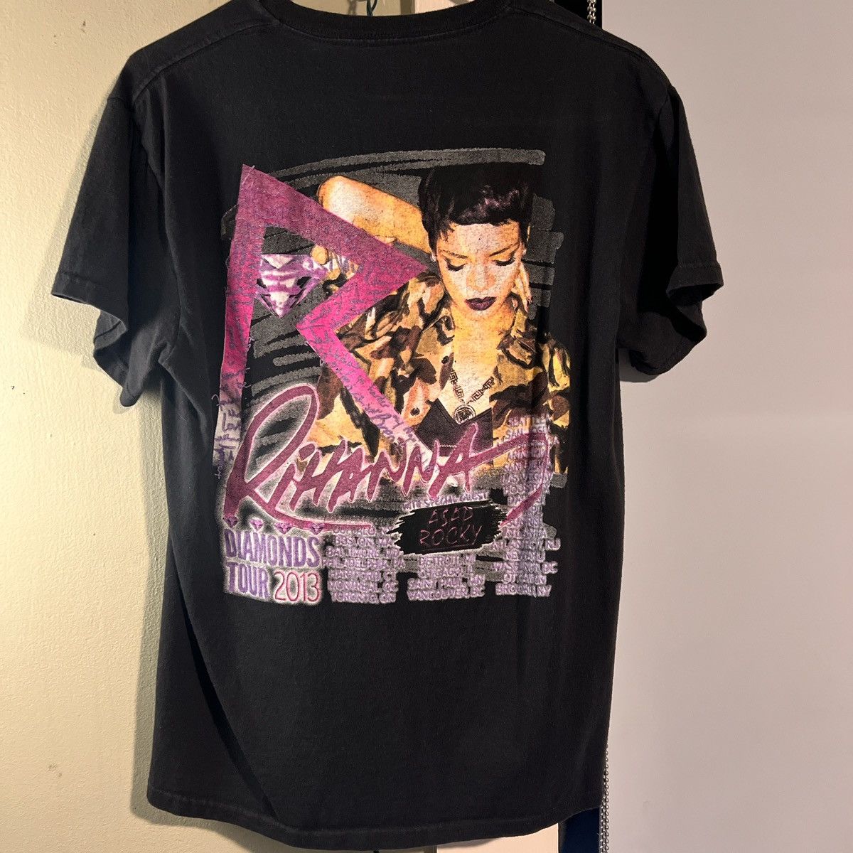 Vintage Vintage Black Rihanna Diamond Tour 2013 Tee Size US M / EU 48-50 / 2 - 2 Thumbnail