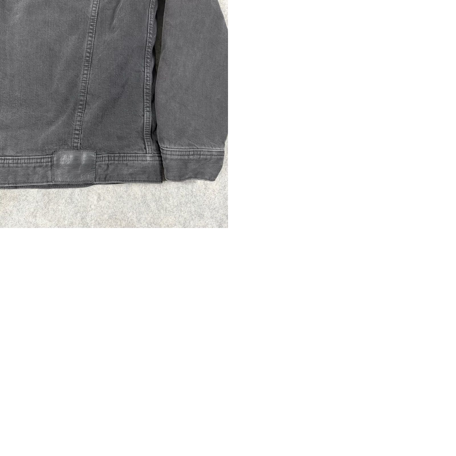 Abercrombie & Fitch Abercrombie & Fitch Denim Jacket Men’s Medium Black Sherpa Lined Vintage? (Note: Original title indicates "Vintage" but item says Vintage: No) Size US M / EU 48-50 / 2 - 12 Thumbnail