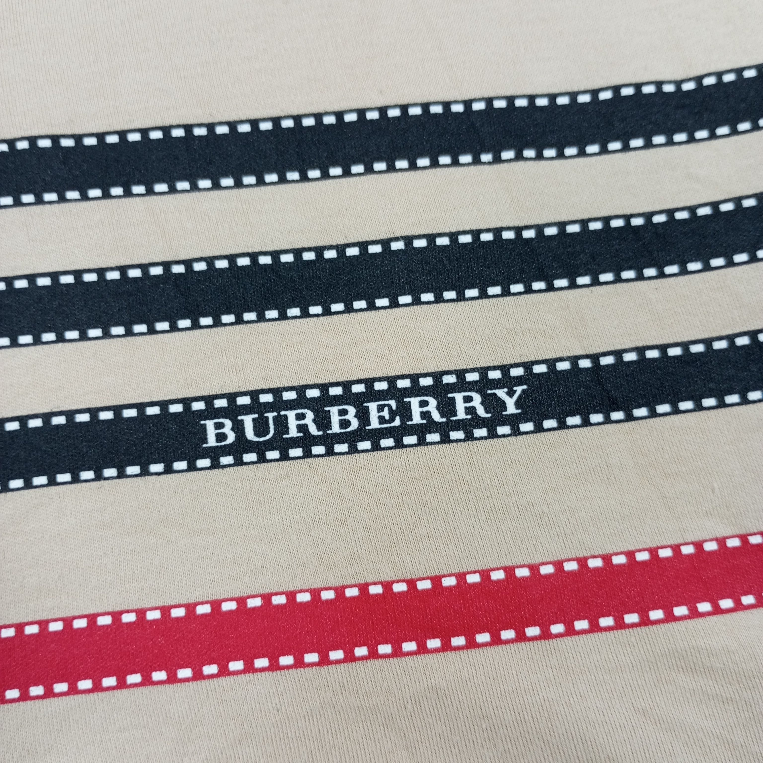 Burberry × Vintage Burberry London Fashion Brand Logo Design Custom Art Tshirt Size S / US 4 / IT 40 - 6 Thumbnail
