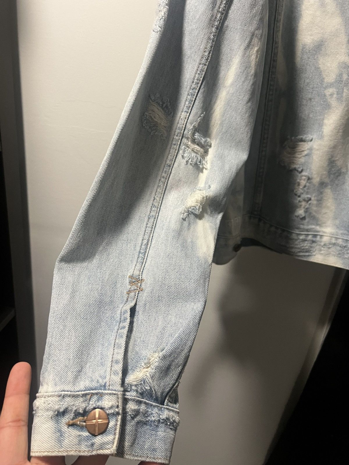 Ksubi Ksubi Distressed Denim Jacket Lightwash XL with Pin Size US XL / EU 56 / 4 - 8 Thumbnail