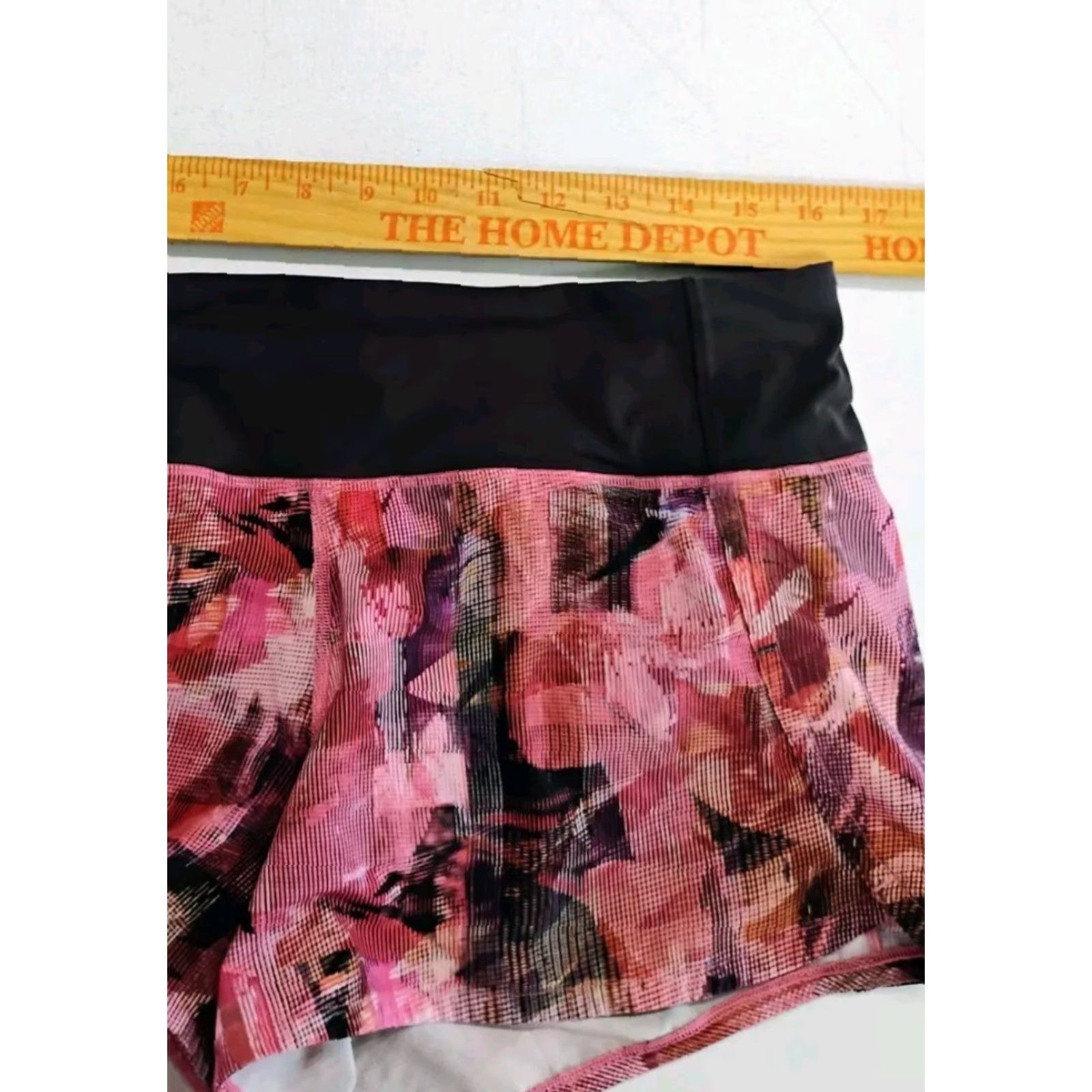 Lululemon Lululemon Running Shorts Multicolor Womens Size 8 Inseam 3.5 In Waist 32 Athletic Activewear Geometric Pattern, Lined, Regular, Women Size 30" / US 8 / IT 44 - 7 Thumbnail