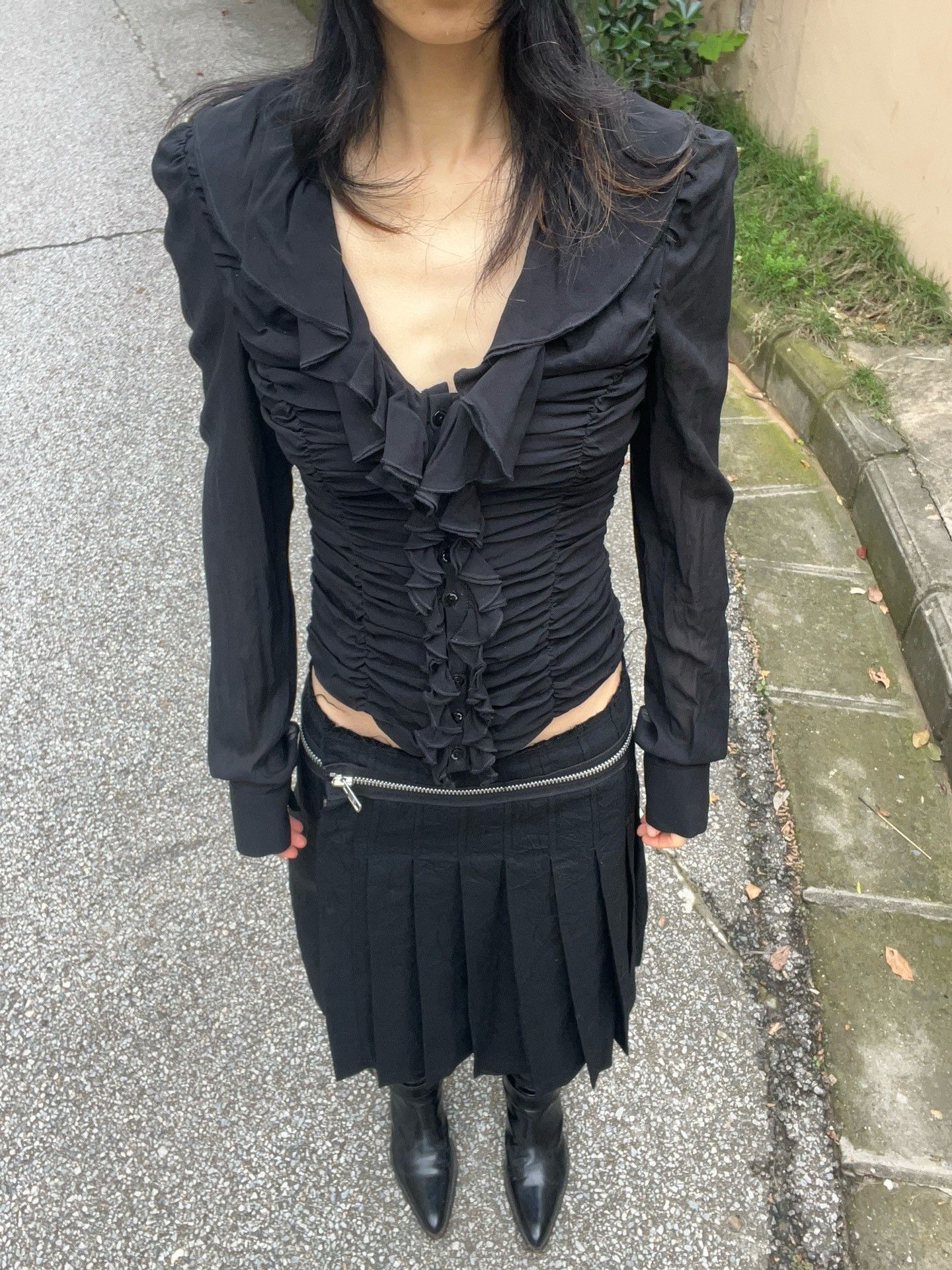Comme des Garcons PLAY Rei Kawakubo Frayed Pleated Skirt. Size 30" / US 8 / IT 44 - 2 Thumbnail