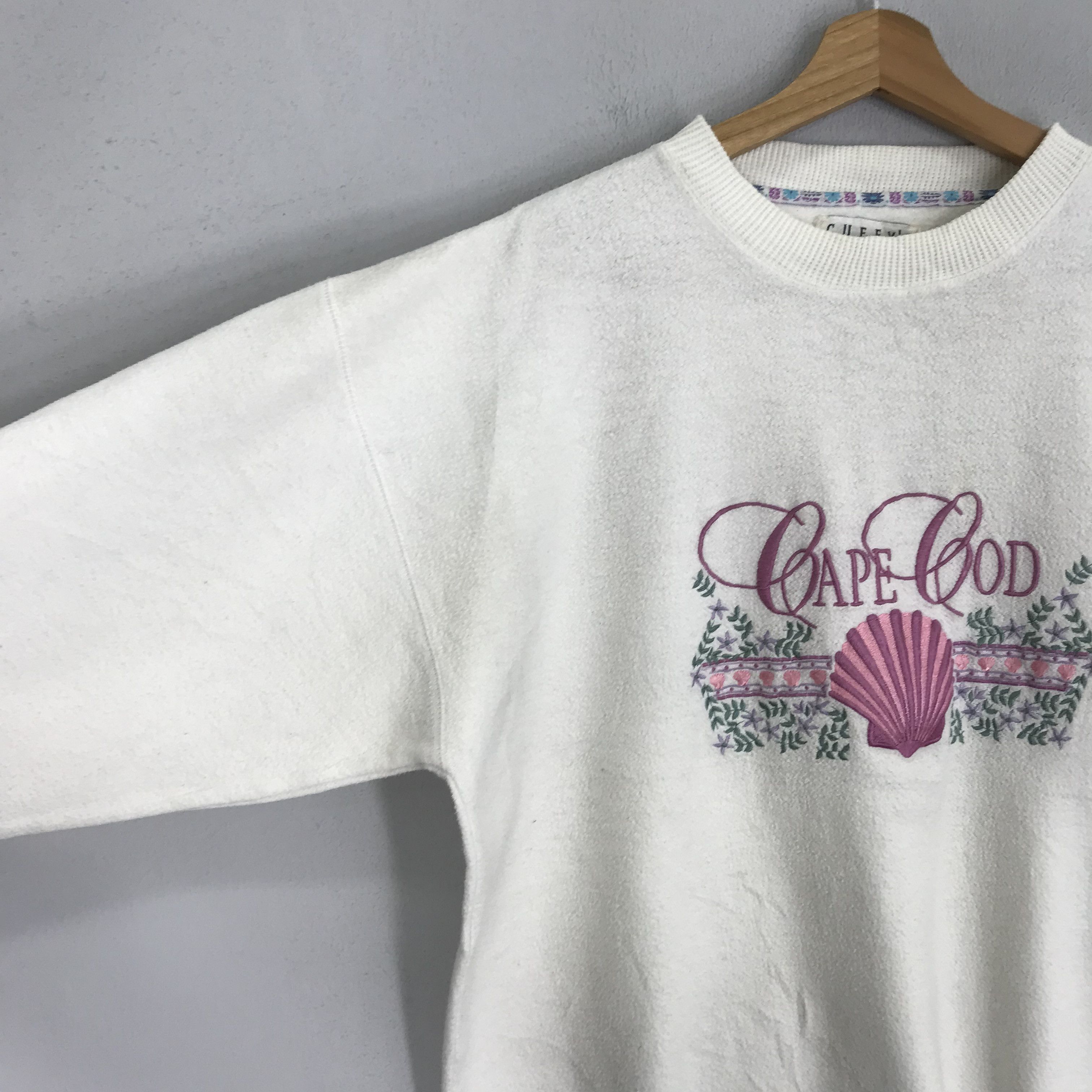 Vintage Vintage 90's Cape Cod Graphic White Sweatshirt - 654 Size US L / EU 52-54 / 3 - 4 Thumbnail