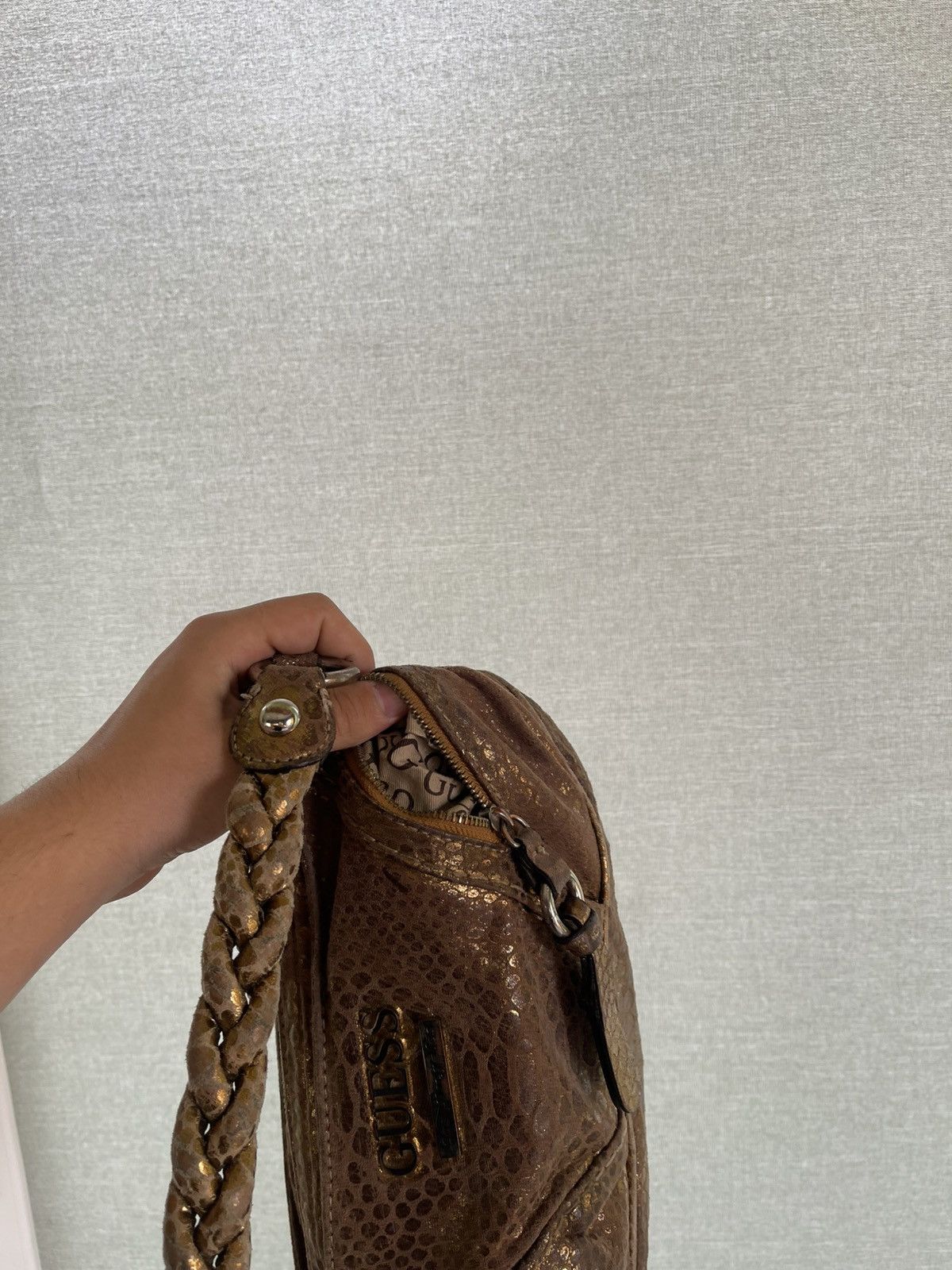 Guess × Japanese Brand × Vintage Rare🔥🔥Vintage monogram GUESS hobo bag Size ONE SIZE - 7 Thumbnail