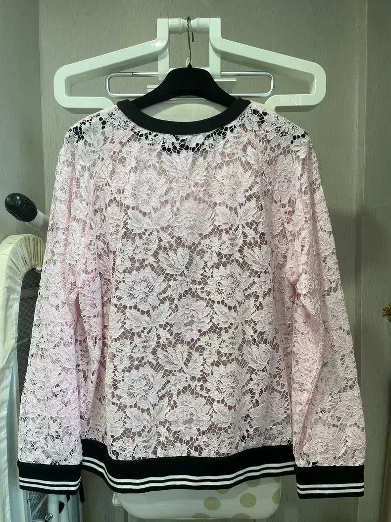 Valentino Valentino Pink lace top Size L / US 10 / IT 46 - 2 Thumbnail