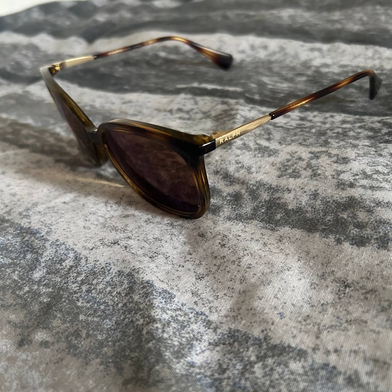 Polo Ralph Lauren Elegant Ralph Lauren Sunglasses Size ONE SIZE - 2 Thumbnail